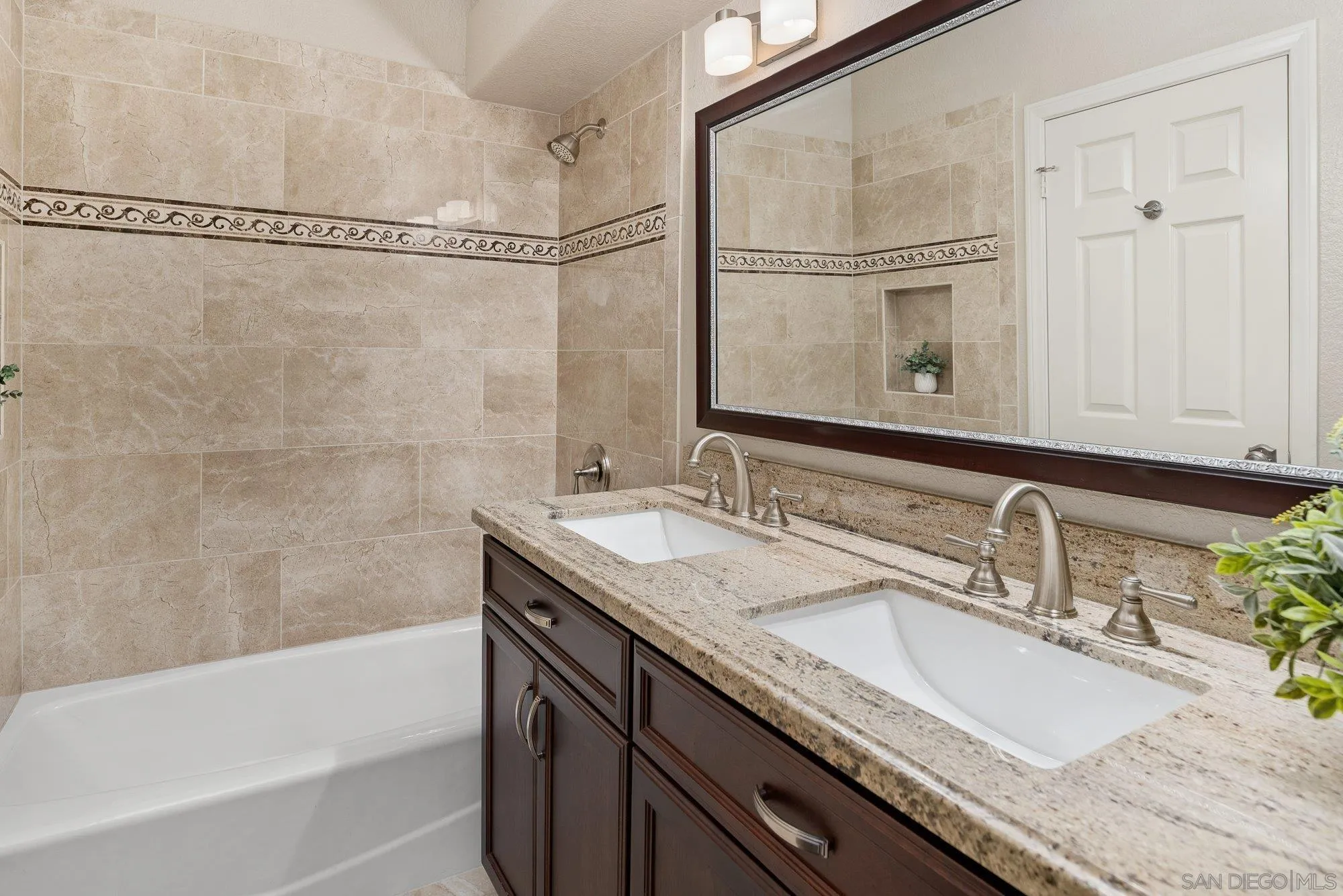 https://cdn.realtyfeed.com/cdn/127/250030326/d03f8ffea3e2199265ffed2483ddd5c0.webp