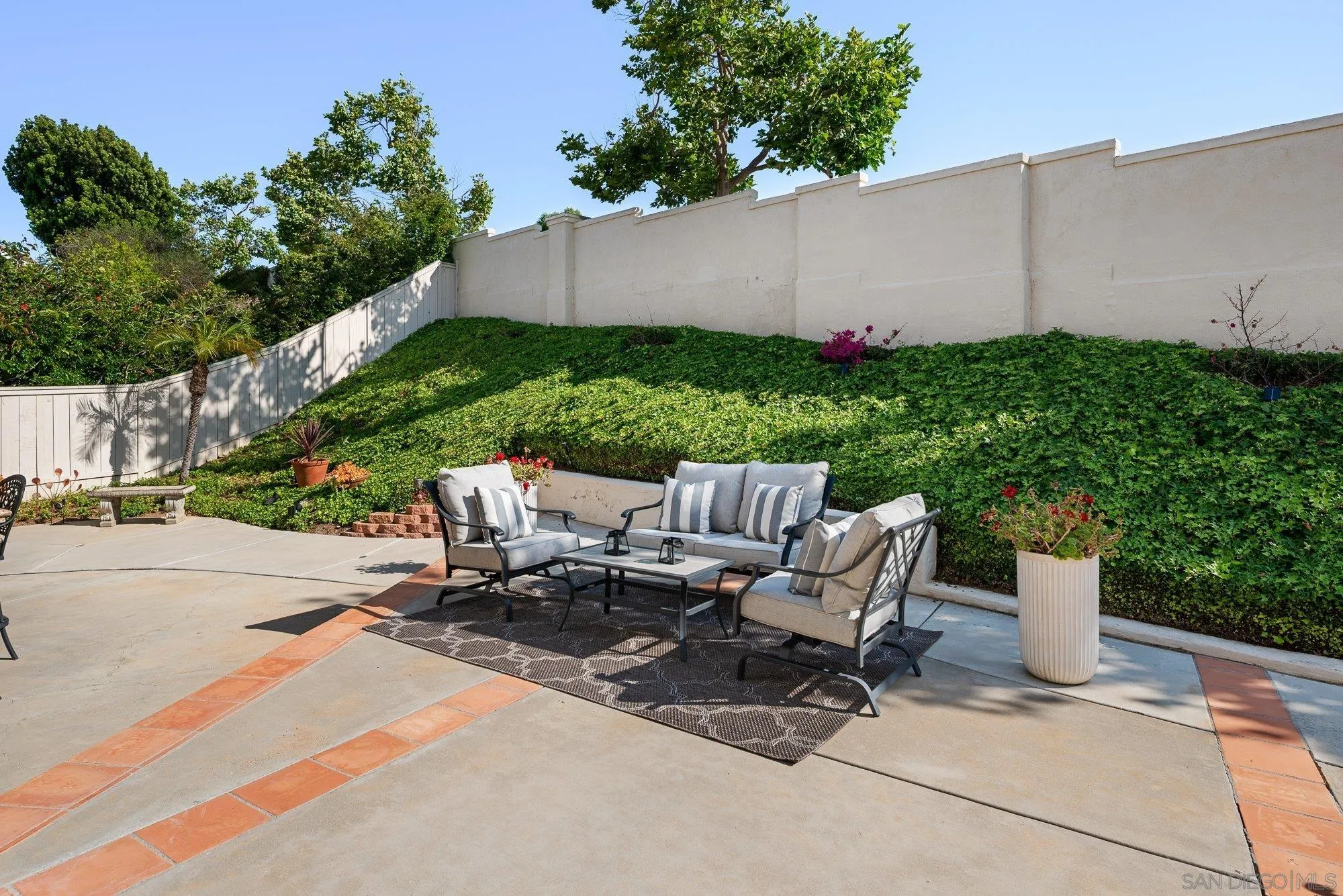 https://cdn.realtyfeed.com/cdn/127/250030326/dc3d4b6b6931c4f6c44a78009a477fc3.webp