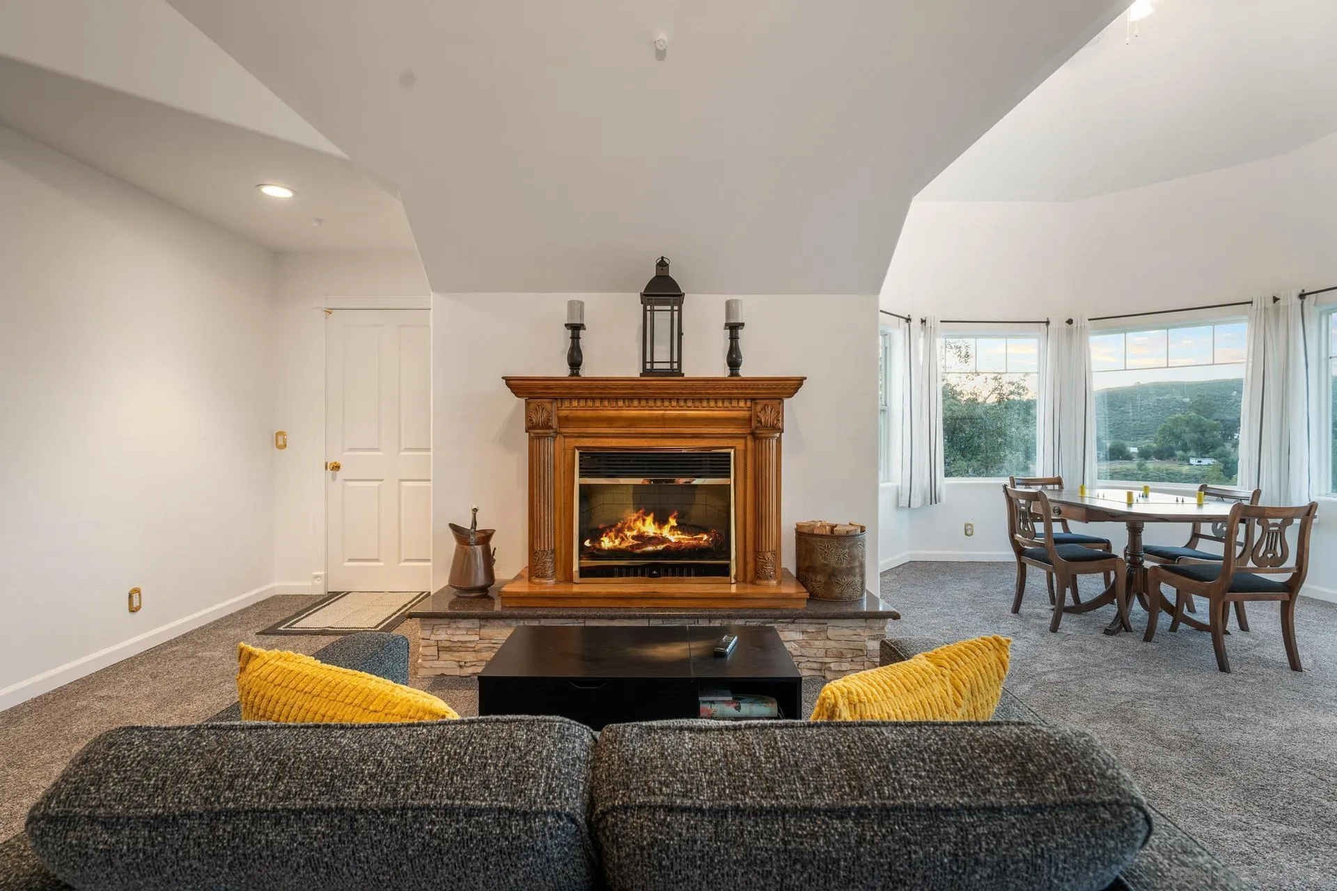 https://cdn.realtyfeed.com/cdn/127/250030331/99526ec5d4adc4447b6c6b21ef42179a.webp