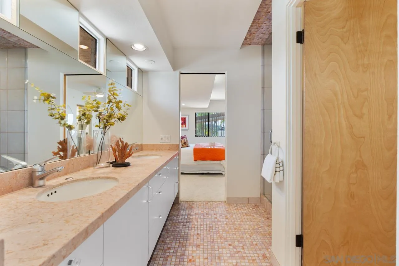 https://cdn.realtyfeed.com/cdn/127/250030338/08d4266ad44a29bc8f39049dc2e83707.webp