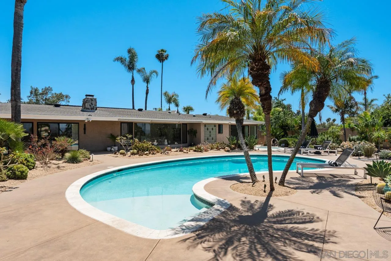 https://cdn.realtyfeed.com/cdn/127/250030338/1cf6d2ab72241032b3b2cd4a6b1f4182.webp