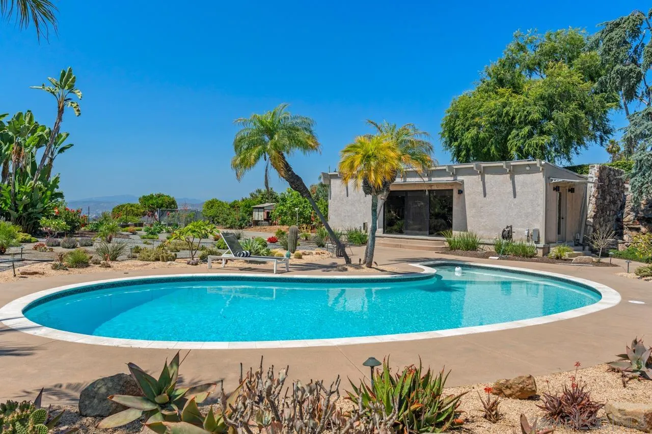 https://cdn.realtyfeed.com/cdn/127/250030338/1edafc0e45638ea6392909ac89776b59.webp