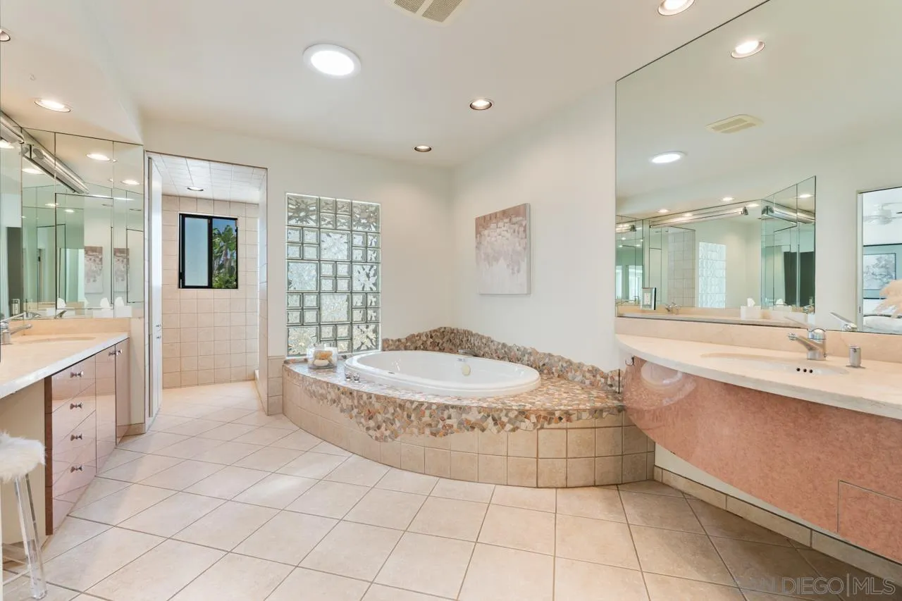 https://cdn.realtyfeed.com/cdn/127/250030338/217c1bc7c37790f2839b858664026dcd.webp