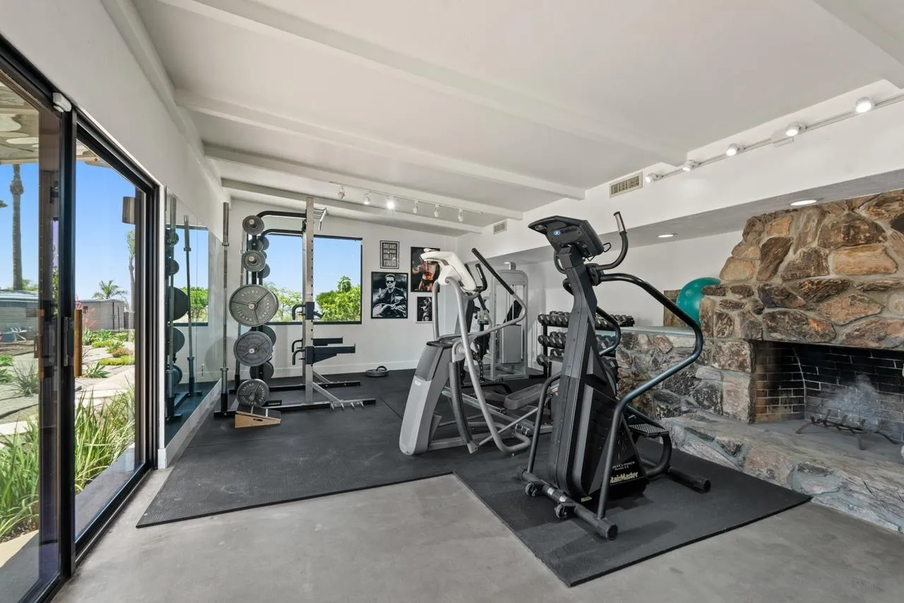 https://cdn.realtyfeed.com/cdn/127/250030338/2864481e5eea1a22dea12da2354a0362.webp