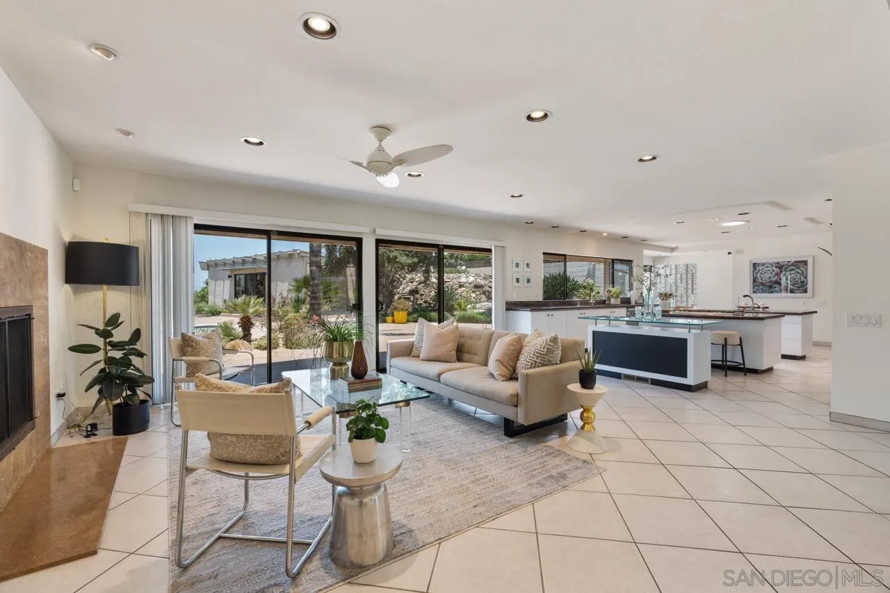 https://cdn.realtyfeed.com/cdn/127/250030338/2adaa3c7d9f0f02373b32d4a9f3a5764.webp