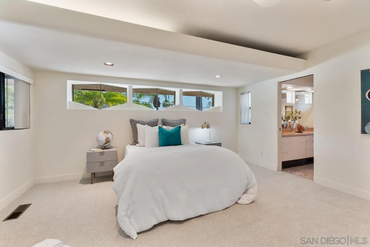 https://cdn.realtyfeed.com/cdn/127/250030338/4c829360e9dd714be378454ce9751556.webp