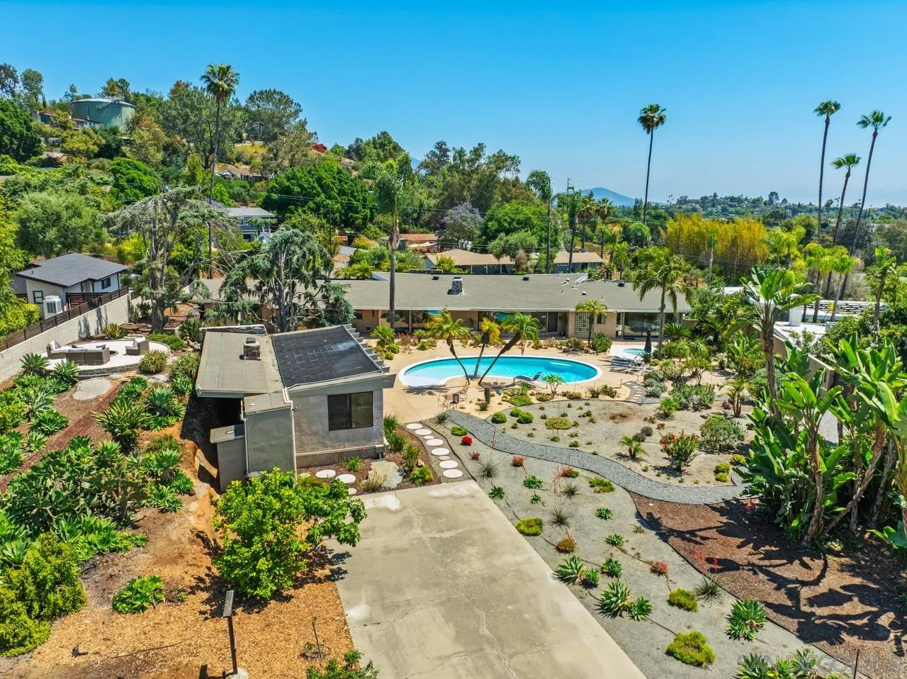 https://cdn.realtyfeed.com/cdn/127/250030338/8f7f462c9f1255214b42757d344dc92c.webp