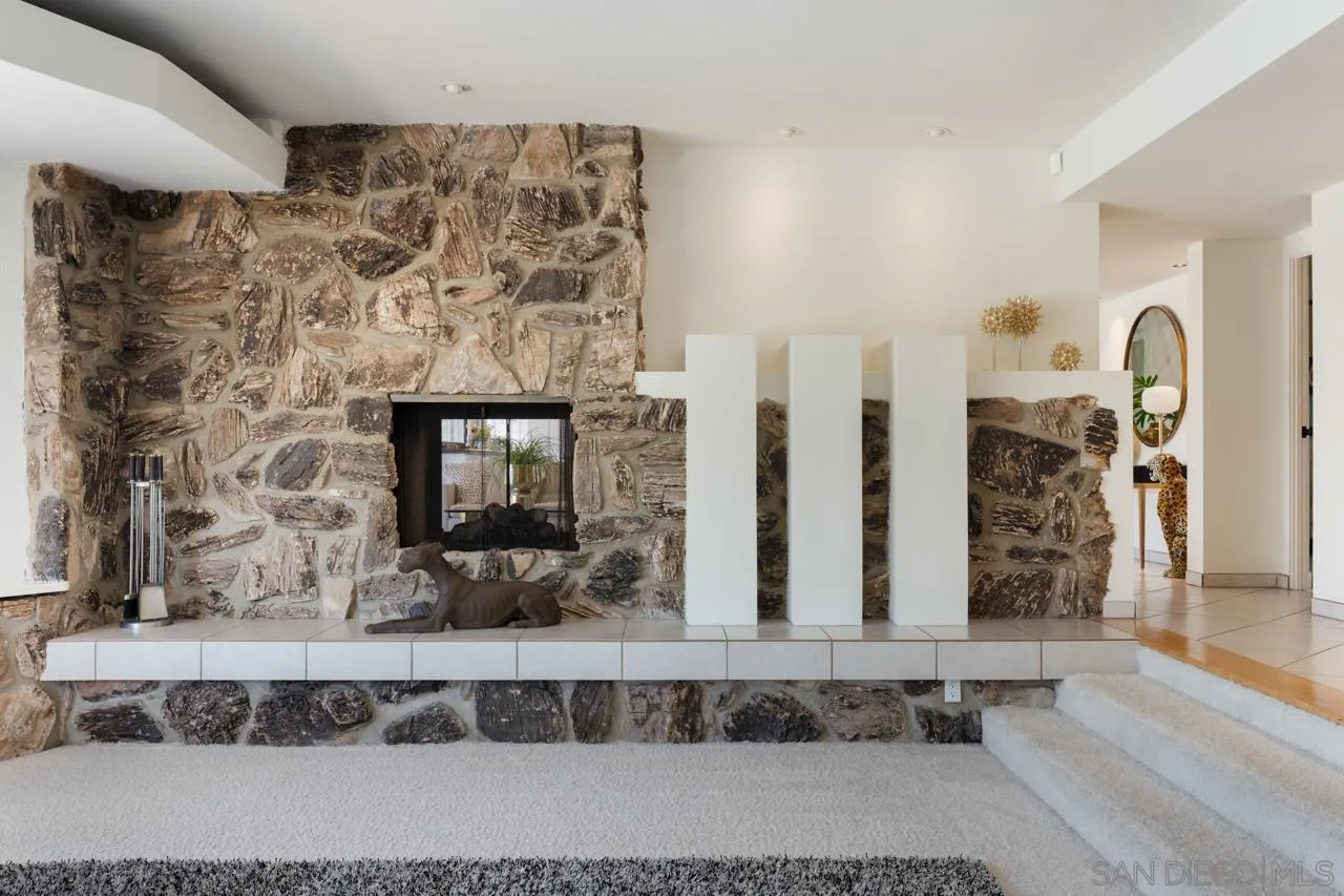 https://cdn.realtyfeed.com/cdn/127/250030338/a0de8844142962fe36eeb4358ef4abe9.webp