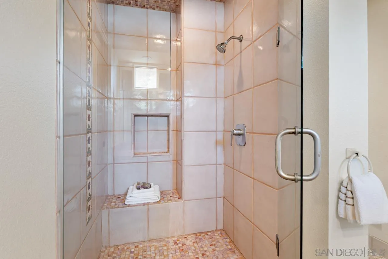 https://cdn.realtyfeed.com/cdn/127/250030338/cf1da9941741dff33785a927d3e941f9.webp