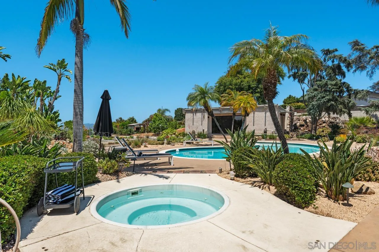 https://cdn.realtyfeed.com/cdn/127/250030338/de7e0a27d90b043a843f70f6d41e060f.webp