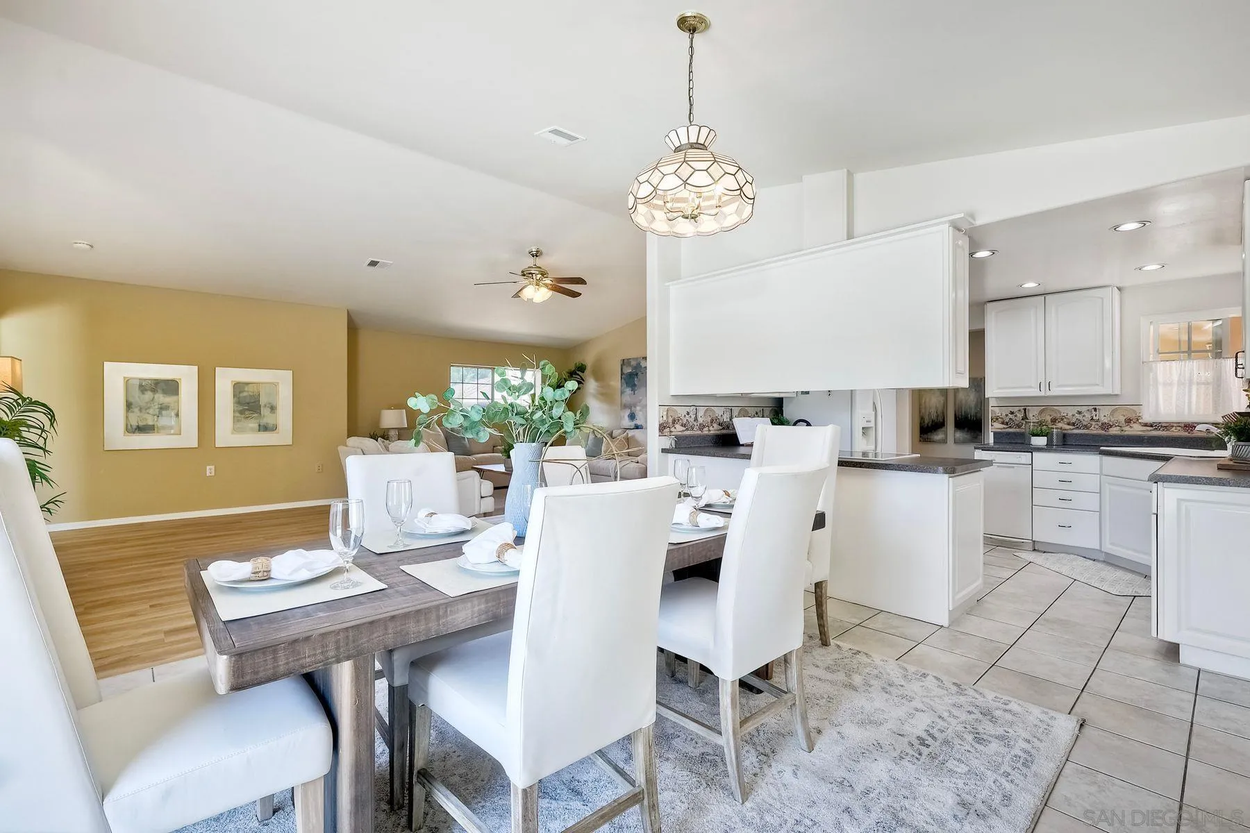 https://cdn.realtyfeed.com/cdn/127/250030353/1e86176281e16adcb0cb2f45e0405d4f.webp
