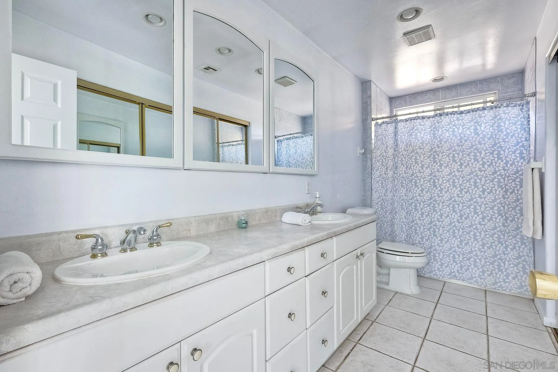 https://cdn.realtyfeed.com/cdn/127/250030353/9d700e0899e1d35cc80e655f88a9f7a4.webp