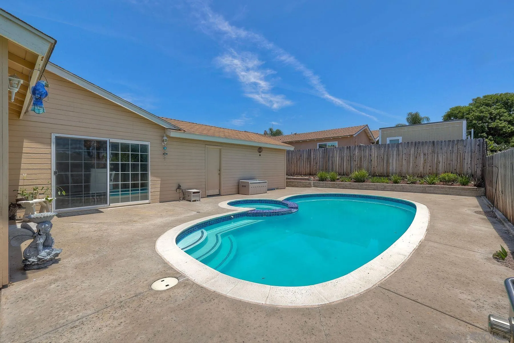 https://cdn.realtyfeed.com/cdn/127/250030353/c81a73d7e967e7d806c3c16239fe3fec.webp