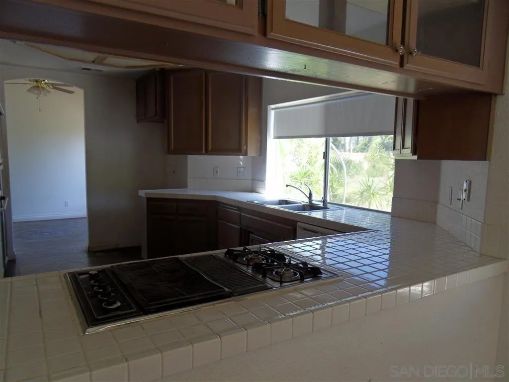 https://cdn.realtyfeed.com/cdn/127/250030376/c8bf9f9e23fbf173f1a312c7a21962b9.webp