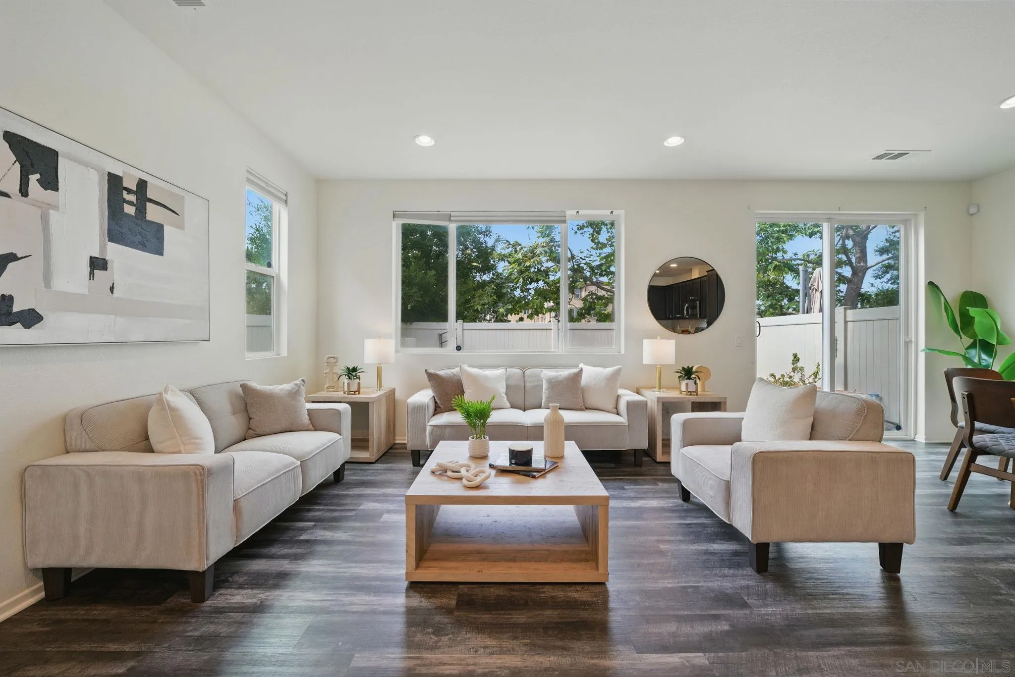 Photo #5: 250030381 Listing 