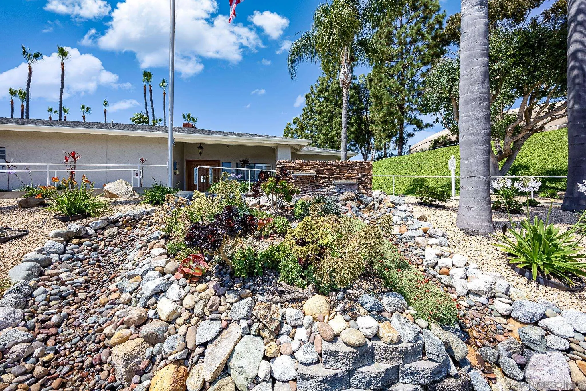 https://cdn.realtyfeed.com/cdn/127/250030393/6a5f7123ed45d2e65584dee3b9f1800e.webp