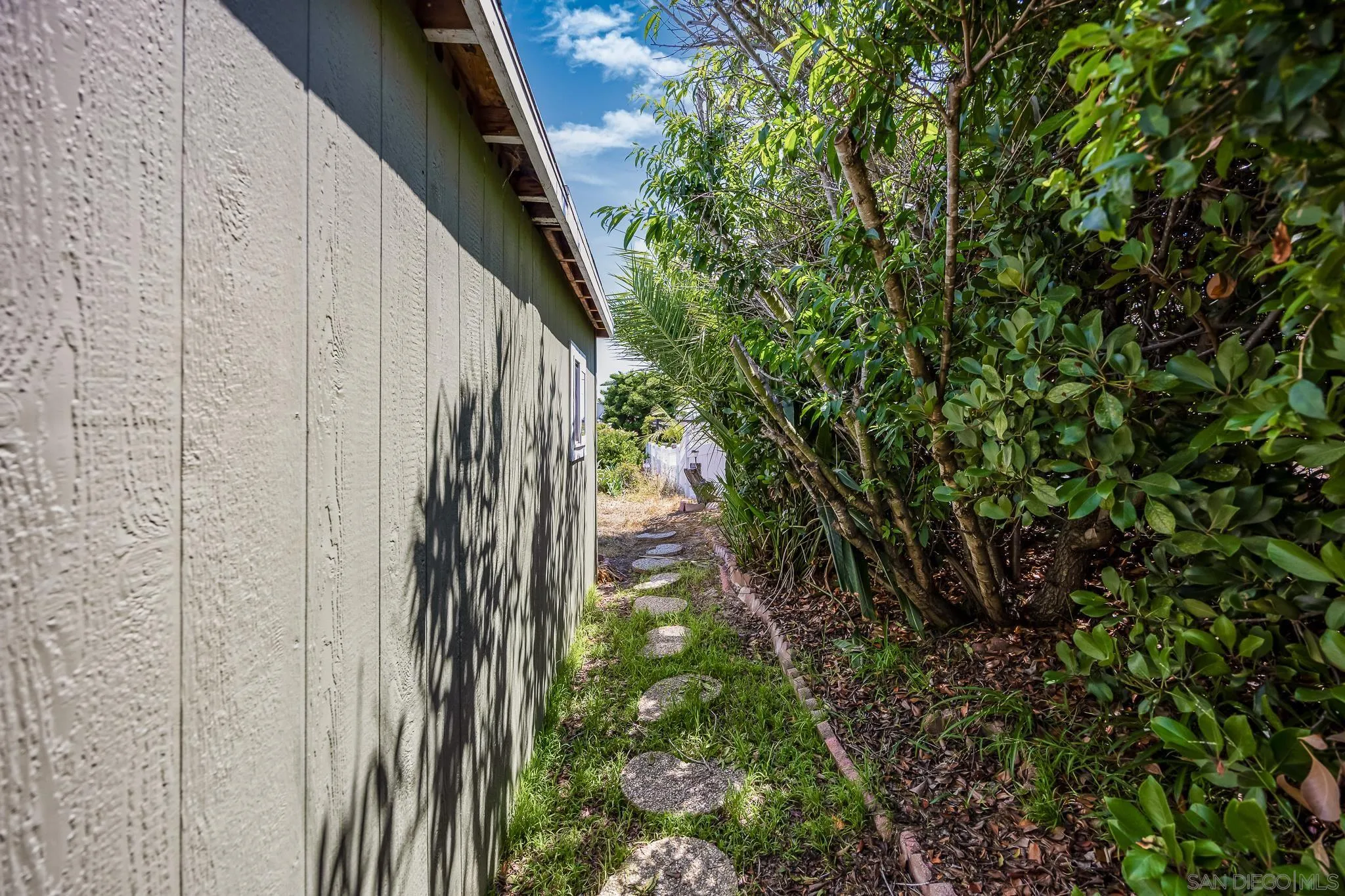 https://cdn.realtyfeed.com/cdn/127/250030393/92408f638c0c42afd3d82f9e614cd6e1.webp