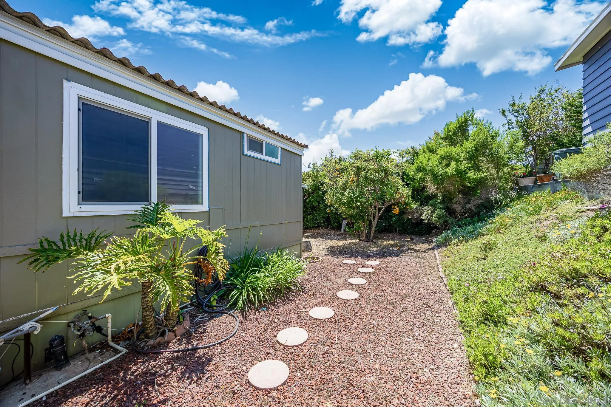 https://cdn.realtyfeed.com/cdn/127/250030393/f0bba18a7b3f11c4dfa5b4b854da64fc.webp