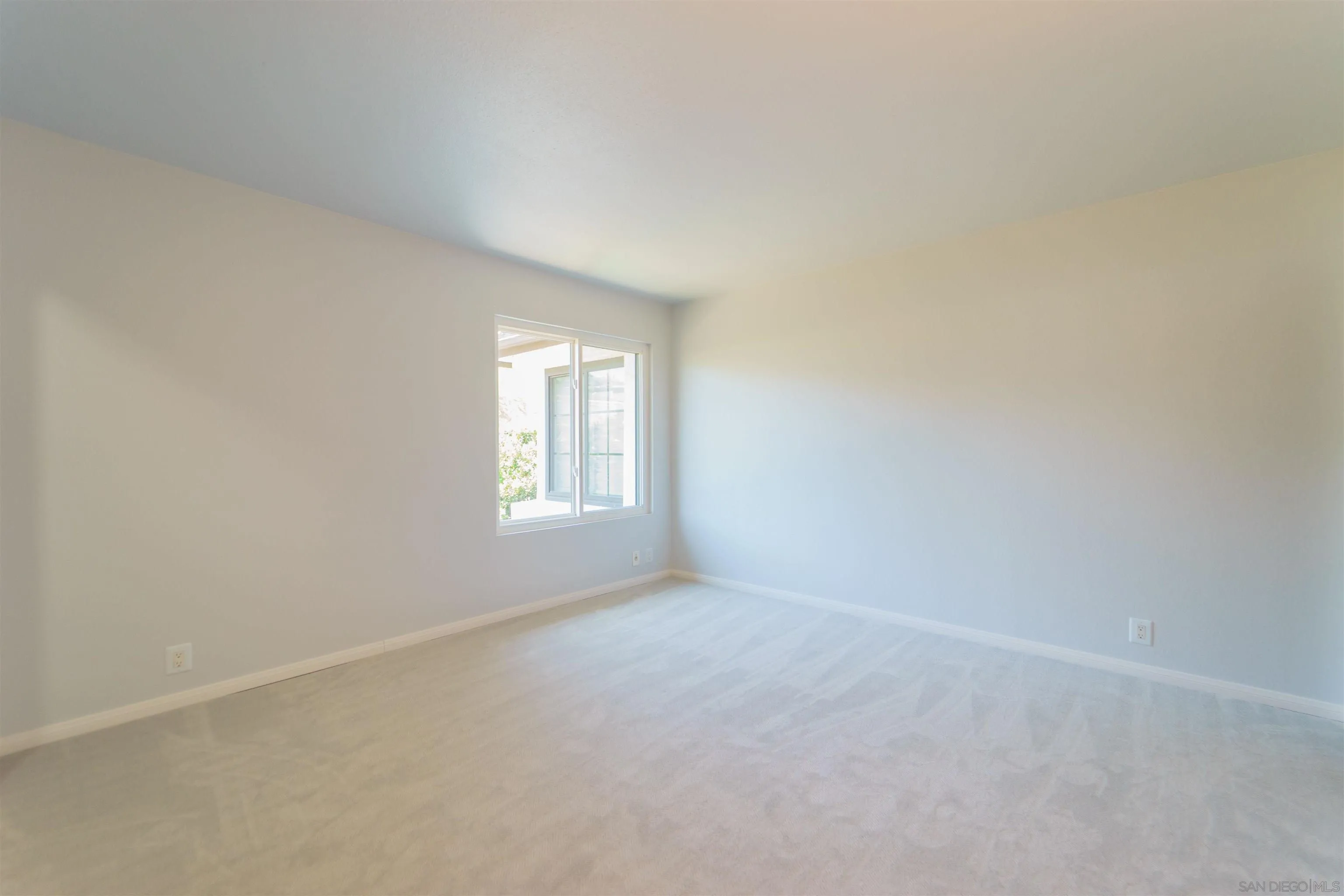Photo #8: 250030395 Listing: Photo #8