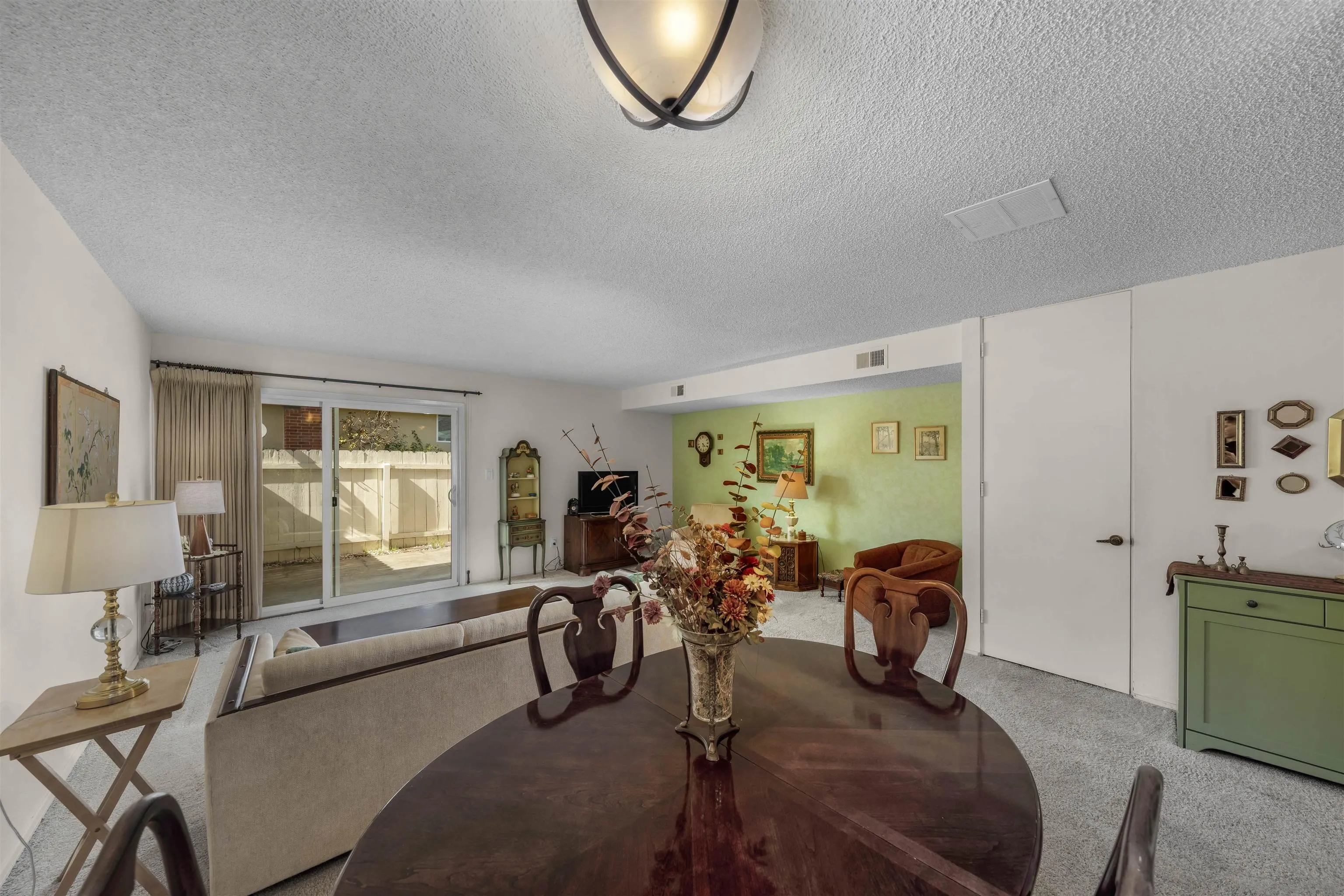 Photo #8: 250030425 Listing: Photo #8