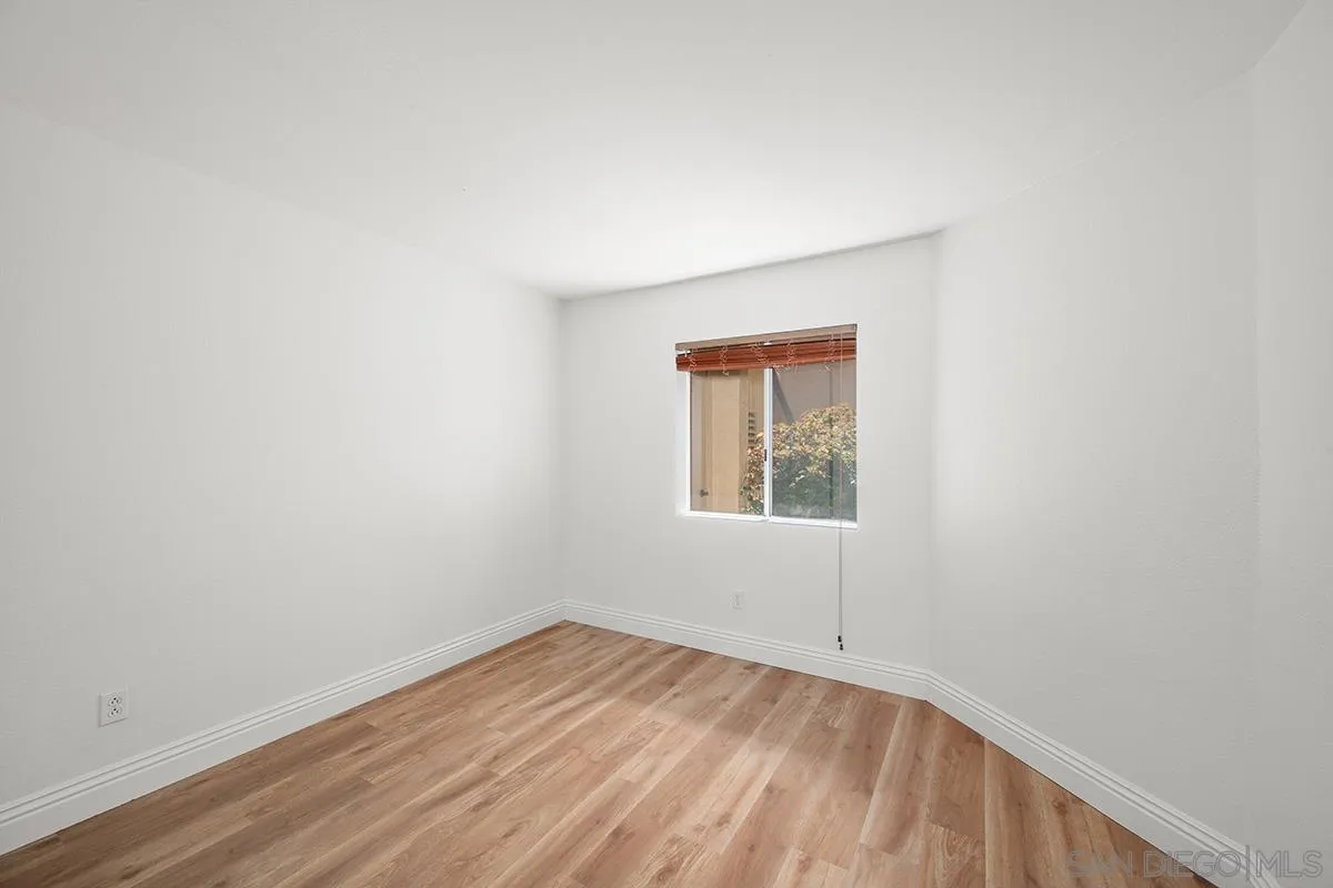 https://cdn.realtyfeed.com/cdn/127/250030431/0dc42af5d36811a5803af524676c3ef3.webp