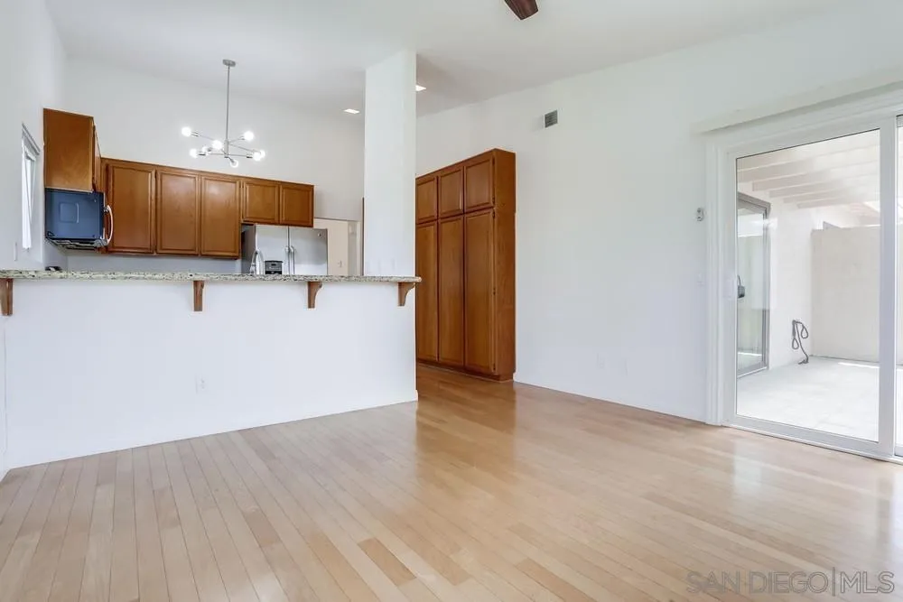 https://cdn.realtyfeed.com/cdn/127/250030432/45cc15818fec87da40f92f40f6516e11.webp