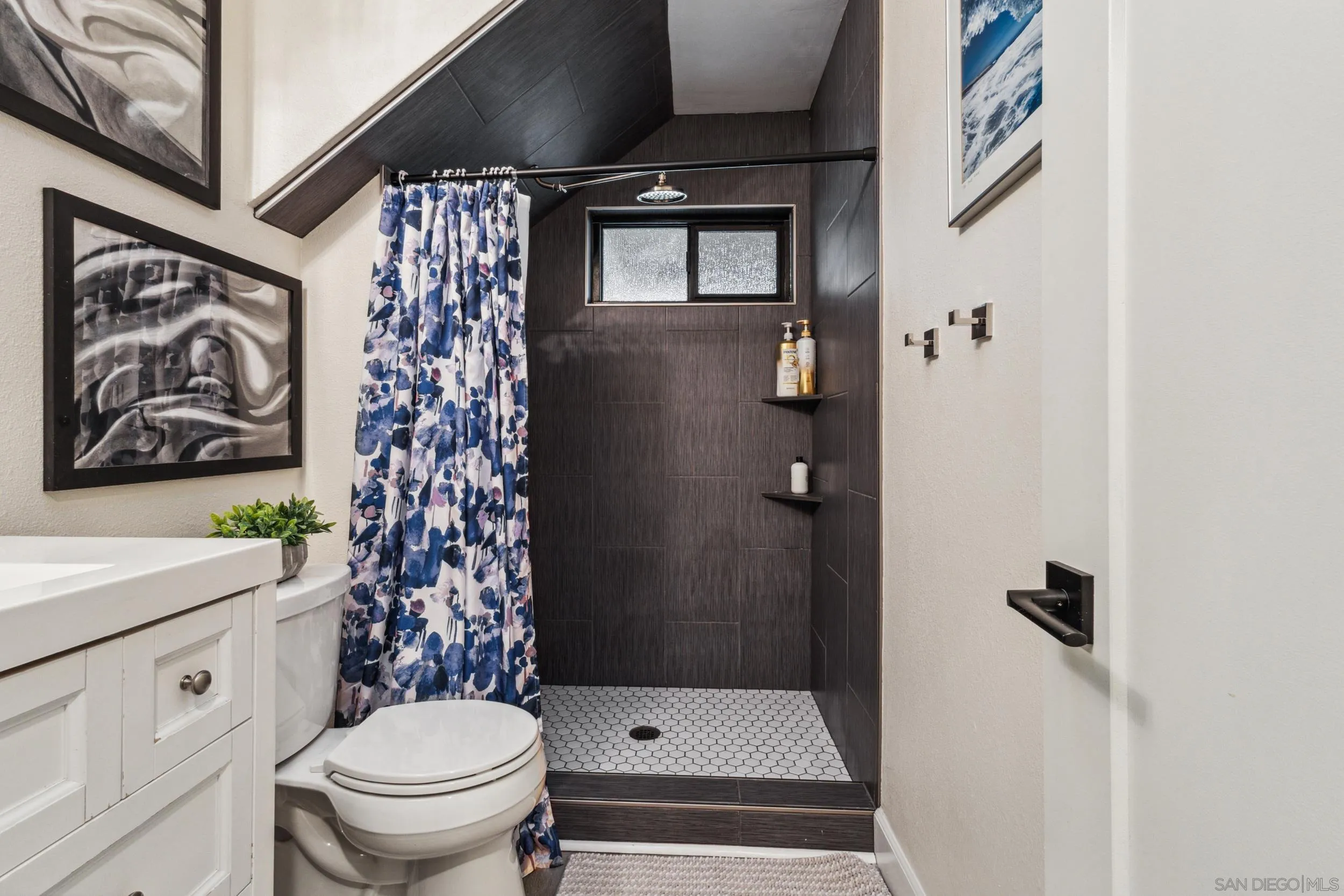 https://cdn.realtyfeed.com/cdn/127/250030435/25d5b6e93ee9bc9991b38081594c4a3c.webp