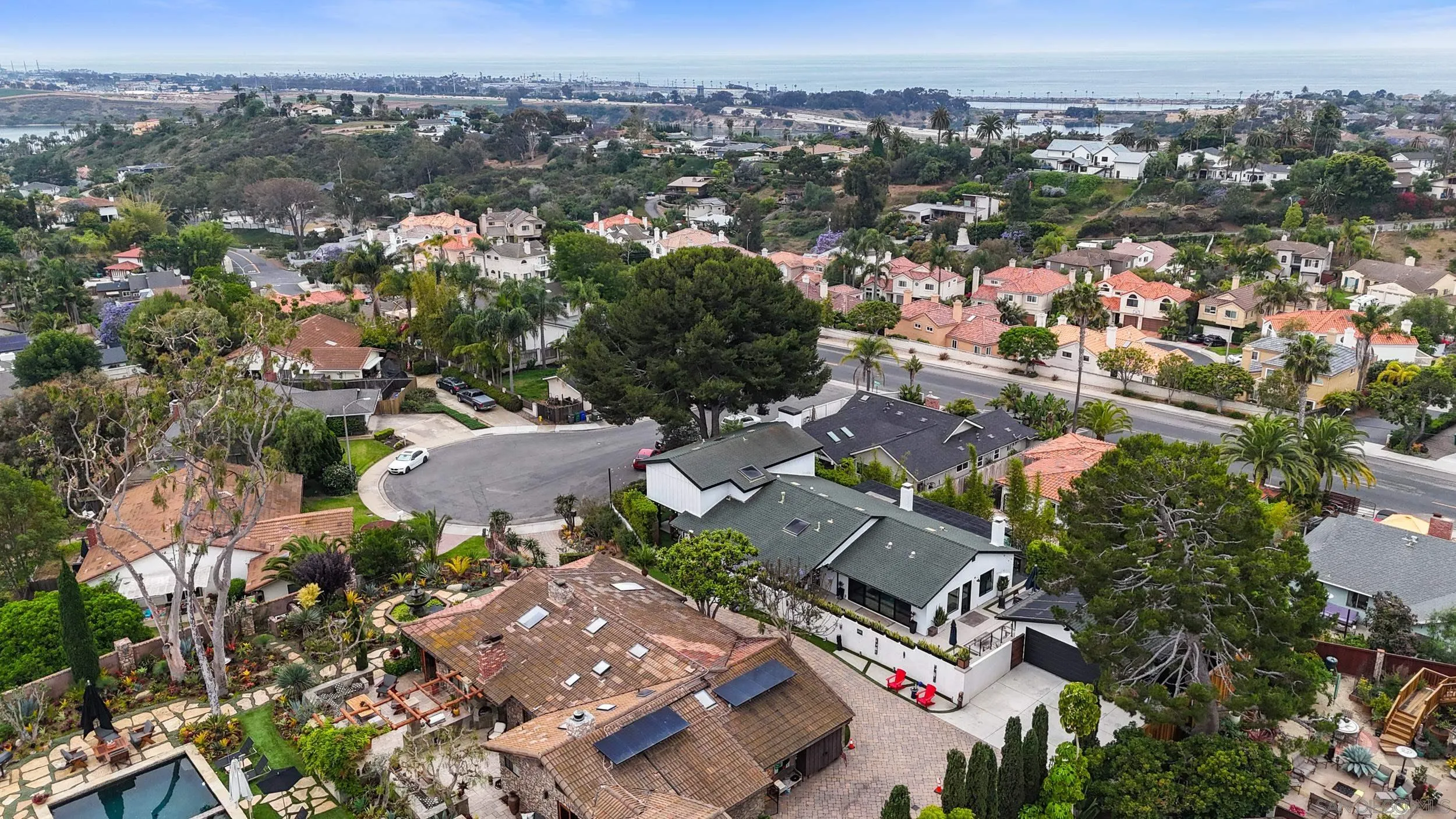 https://cdn.realtyfeed.com/cdn/127/250030435/a79eca63d1bde21a5a93f92f85fd18a6.webp