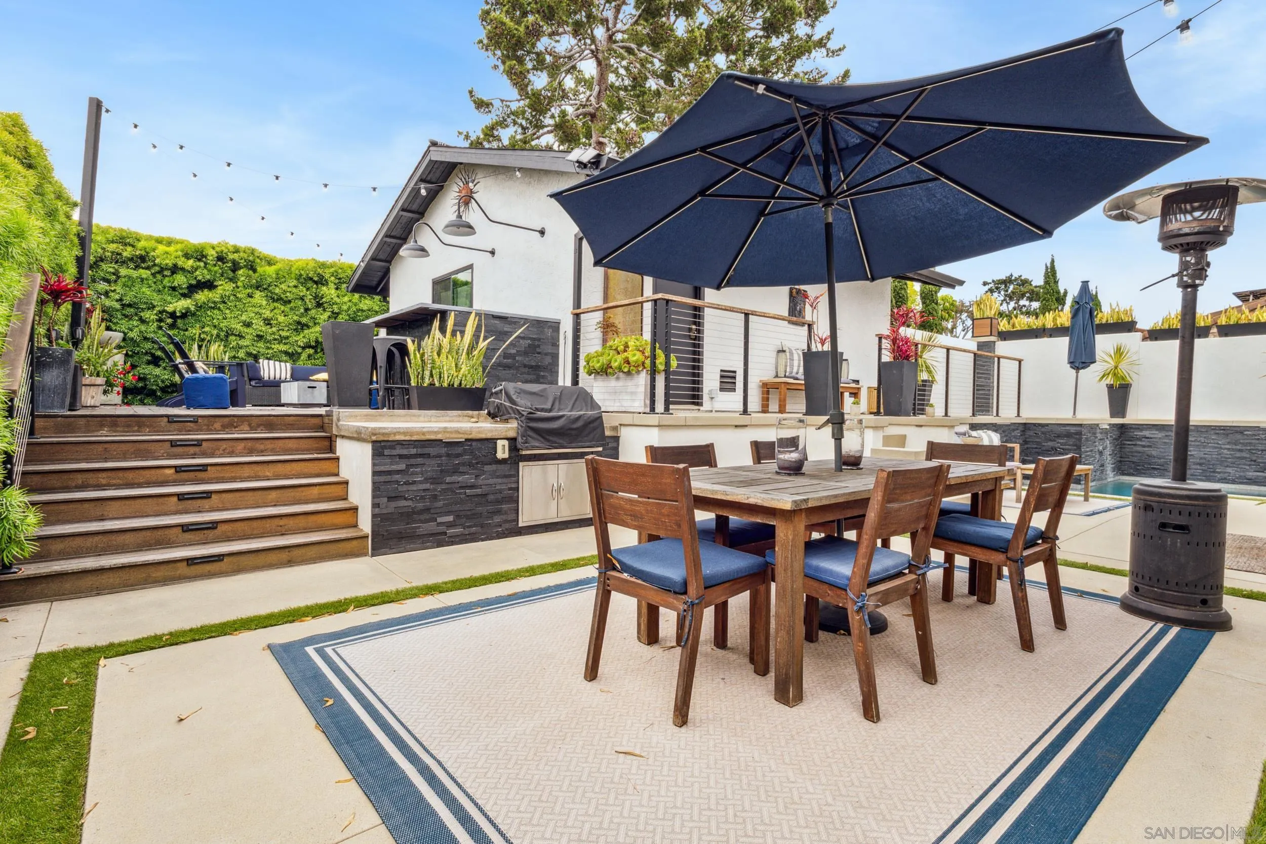 https://cdn.realtyfeed.com/cdn/127/250030435/ae54d22c2f6ccd211cb9ebbdbe2c201d.webp