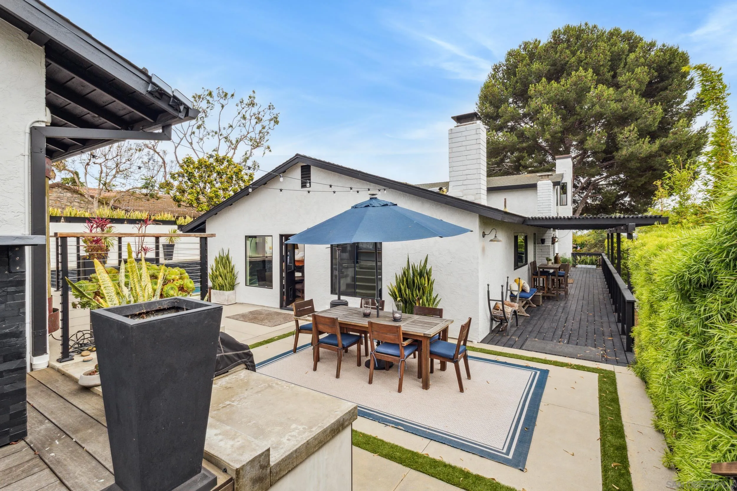 https://cdn.realtyfeed.com/cdn/127/250030435/bbbd556b92a876d34a0cd57cbd3cd0e3.webp