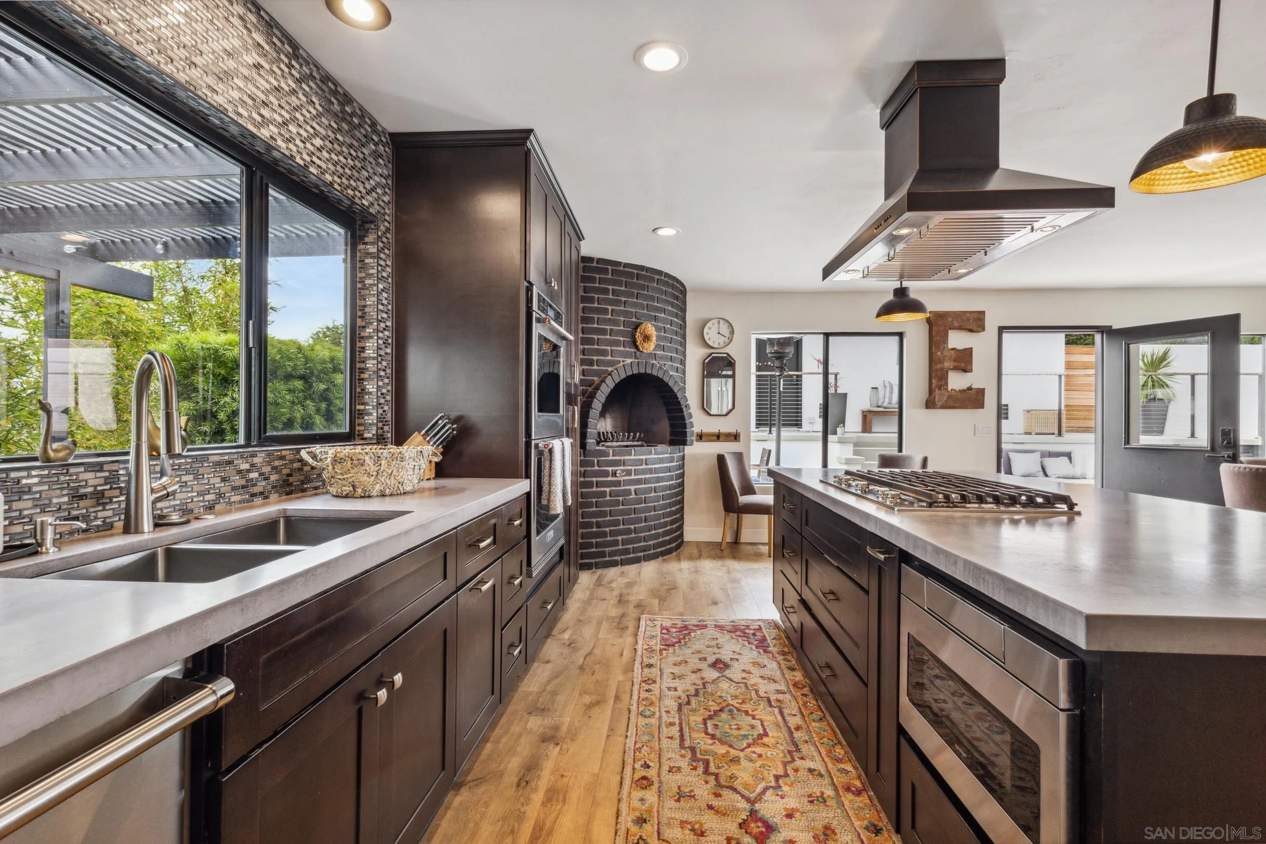 https://cdn.realtyfeed.com/cdn/127/250030435/cbc666a5b1a31e19a19713e48b20d0f7.webp