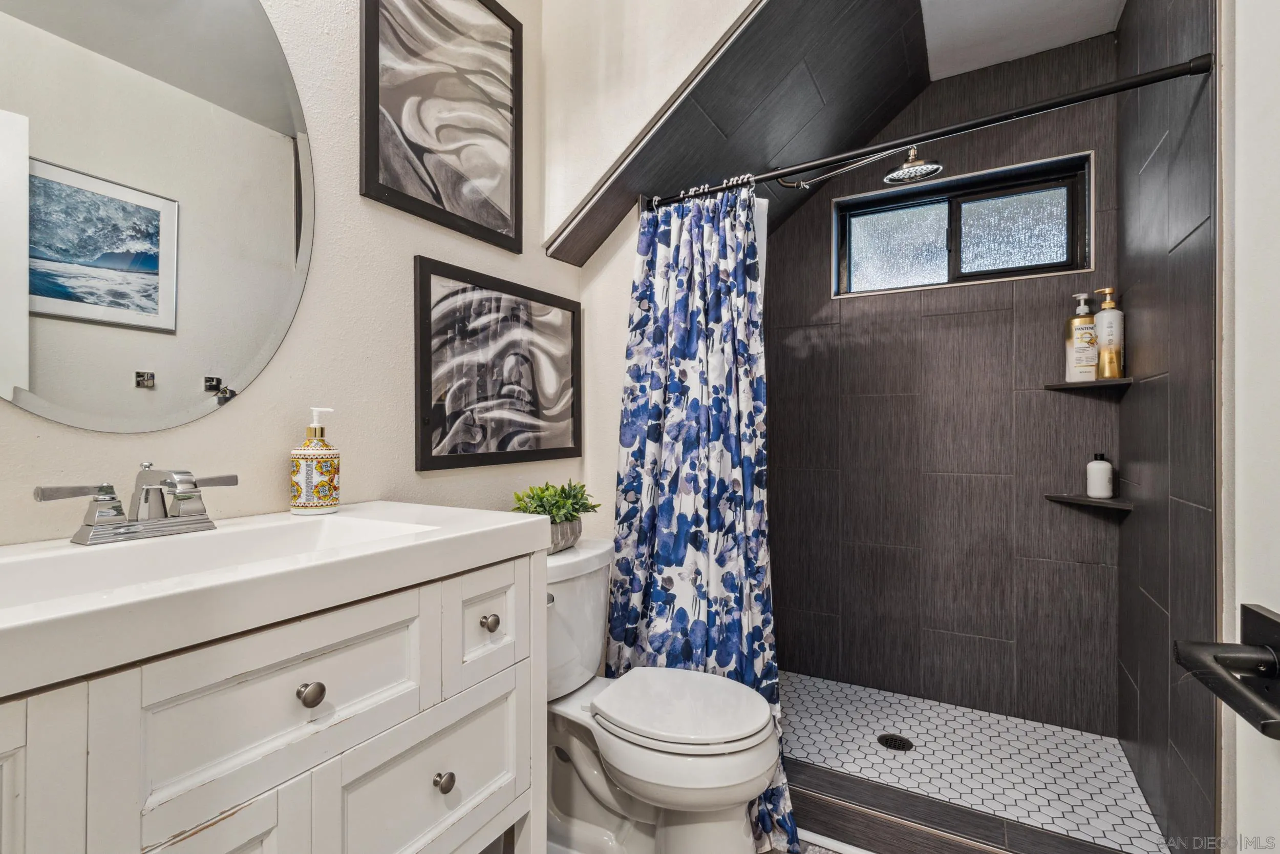 https://cdn.realtyfeed.com/cdn/127/250030435/fc9ee6d84481c06564da2b5324b9e645.webp