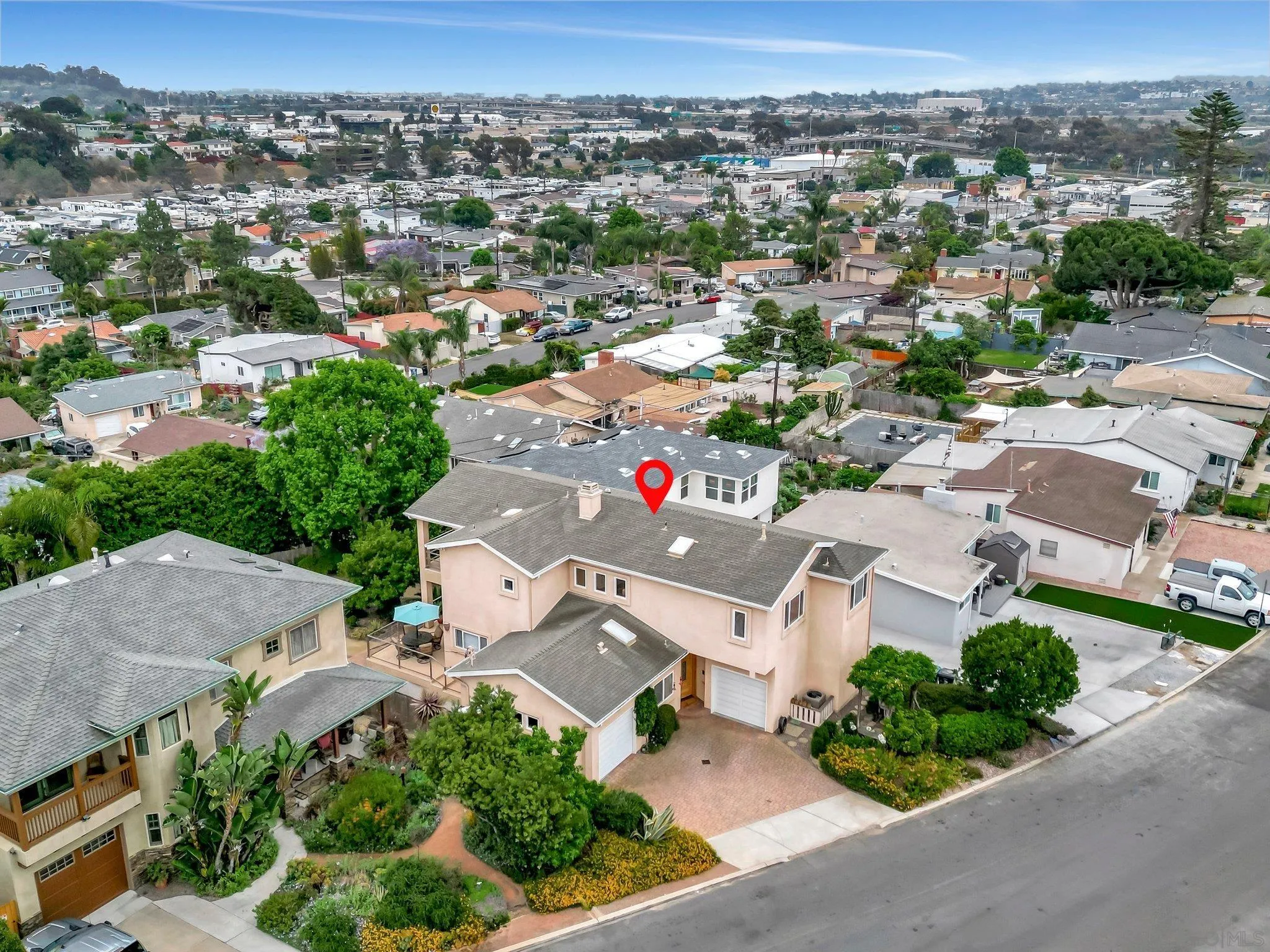 https://cdn.realtyfeed.com/cdn/127/250030437/39fba3a644500251a4aa3212c341a5c5.webp