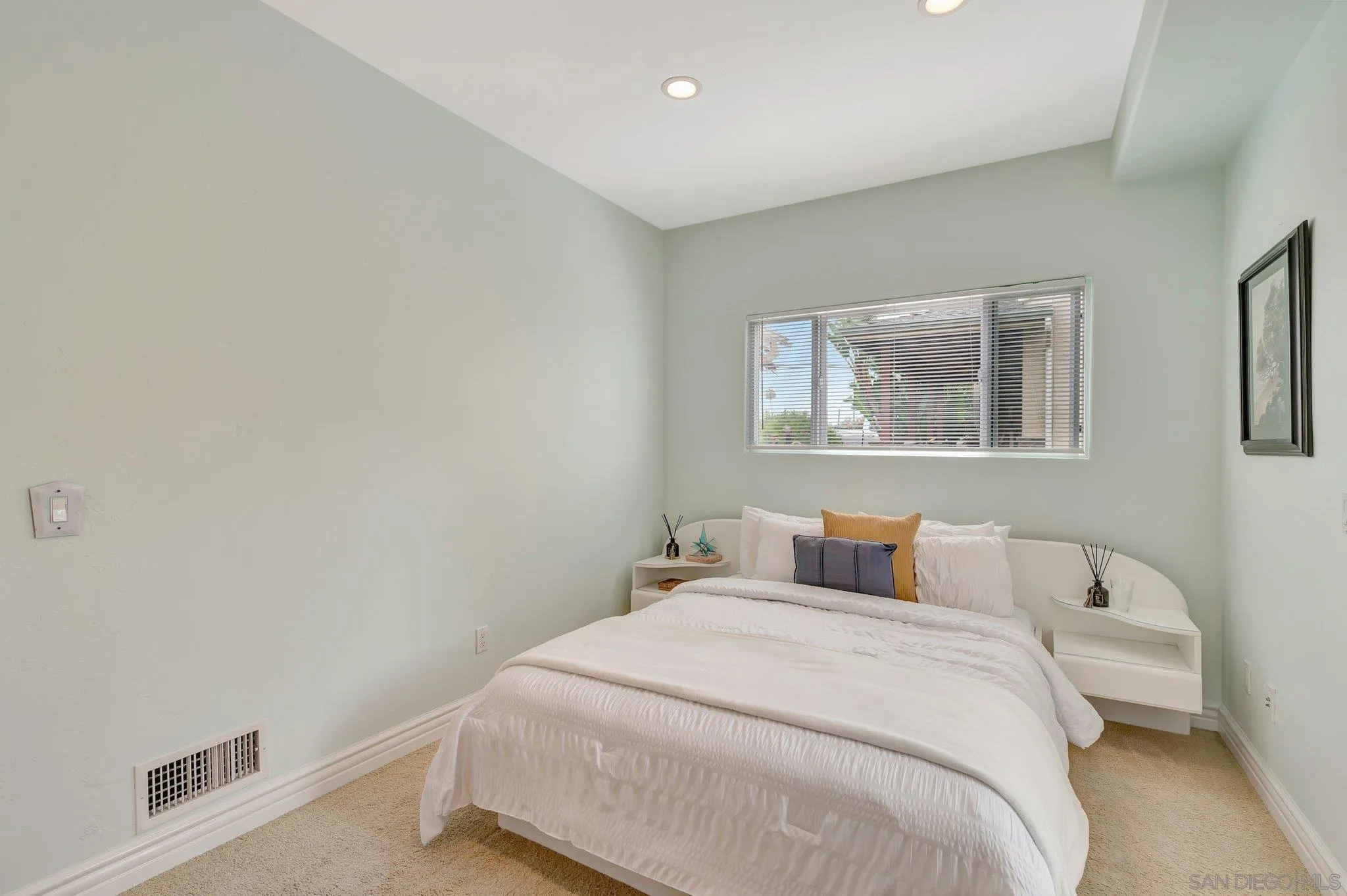 https://cdn.realtyfeed.com/cdn/127/250030437/6cedab76718b11d2354b1e687f476e00.webp