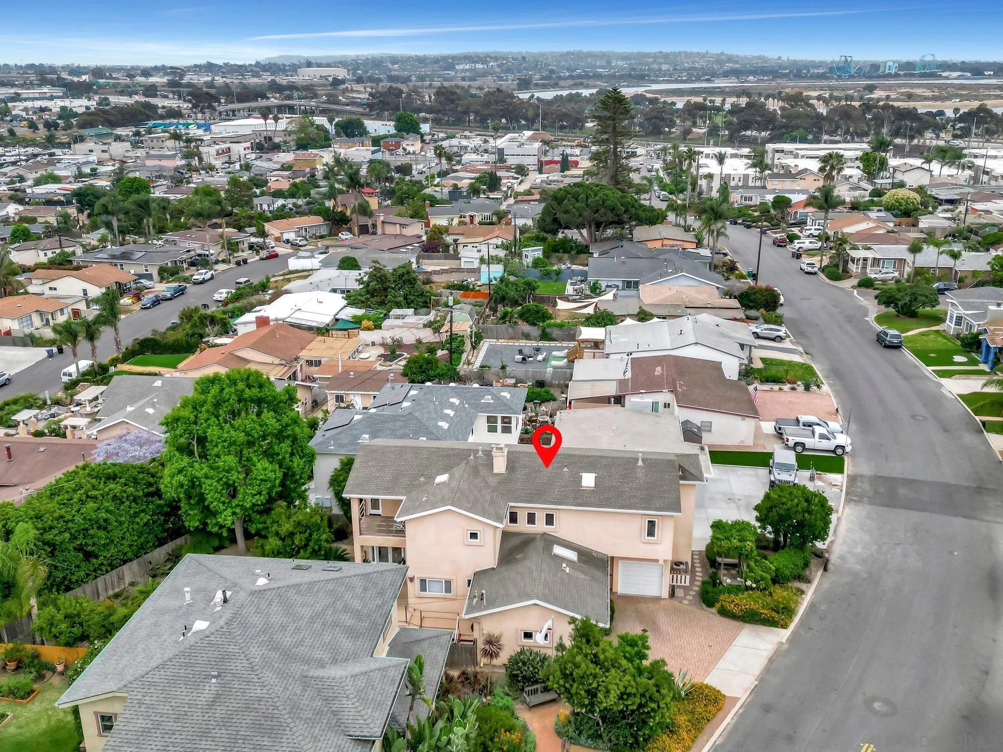 https://cdn.realtyfeed.com/cdn/127/250030437/711aa8054c442f420b97dde550b4322c.webp