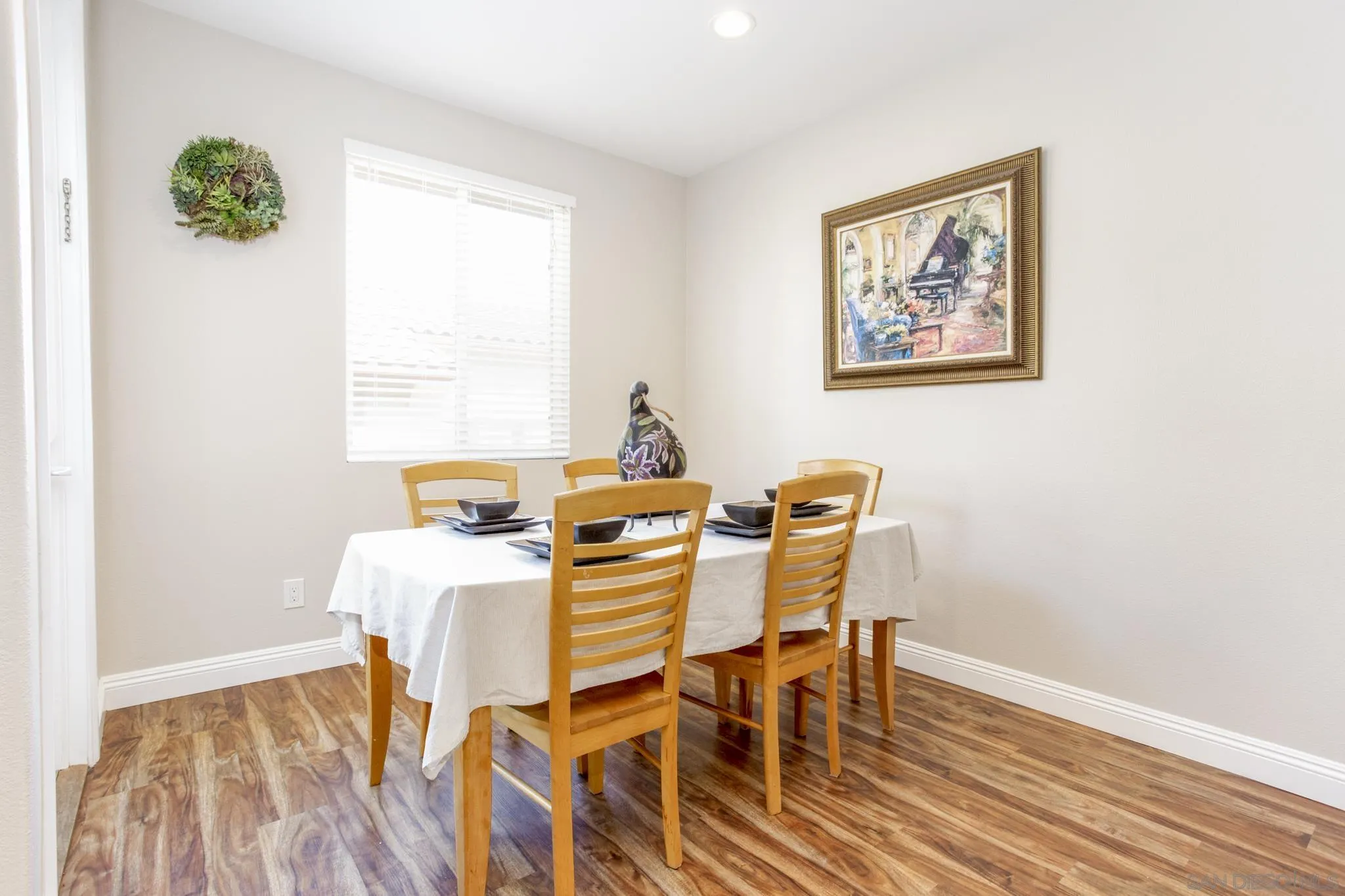 Photo #4: 250030445 Listing 