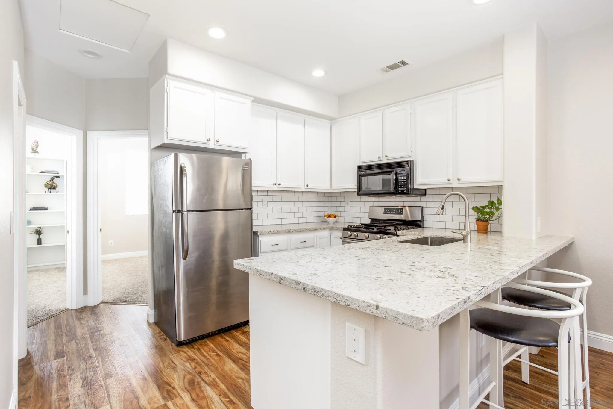Photo #5: 250030445 Listing 