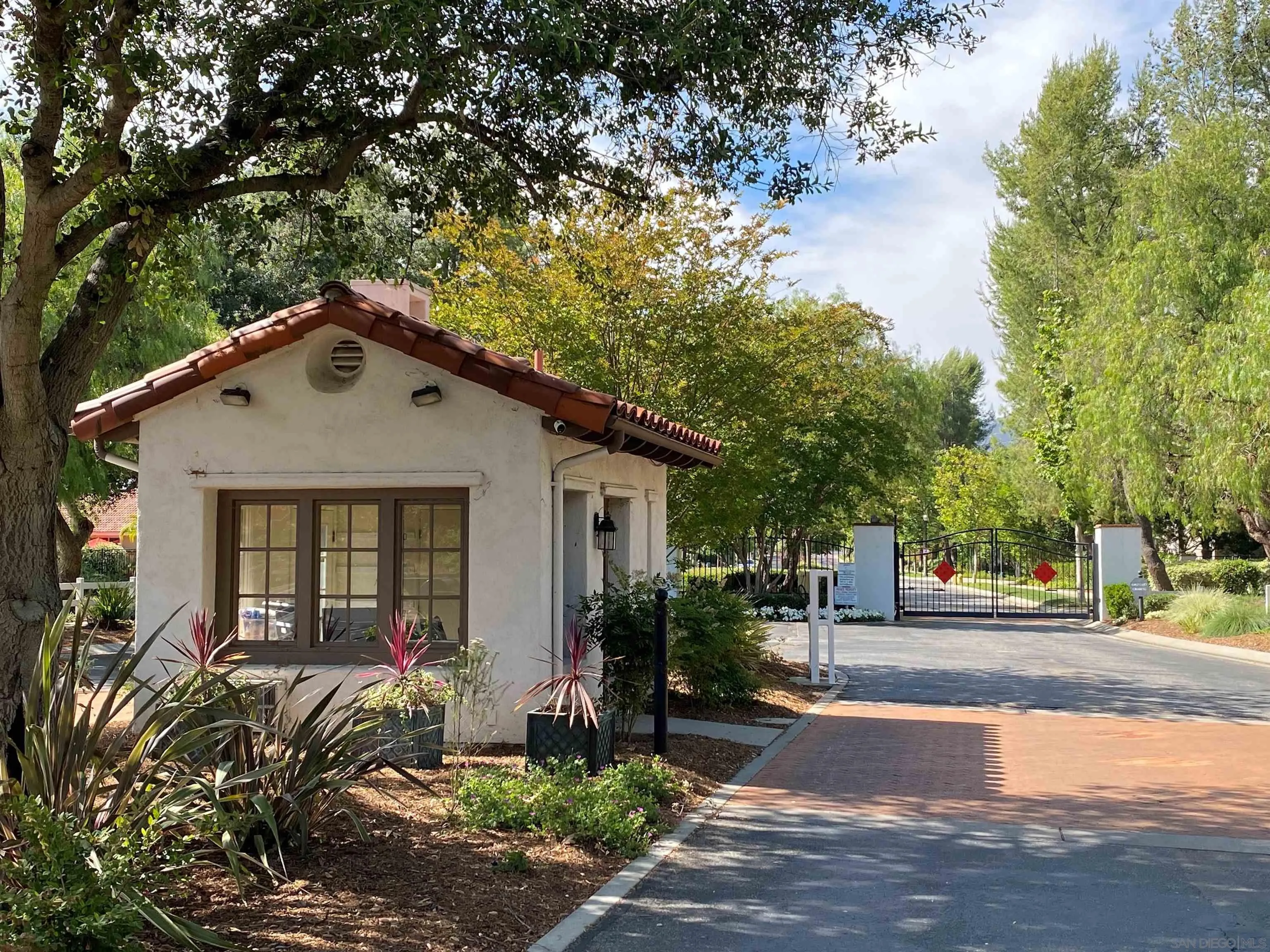 https://cdn.realtyfeed.com/cdn/127/250030451/1824caa405758e4d937d0bbf1589d5b9.webp