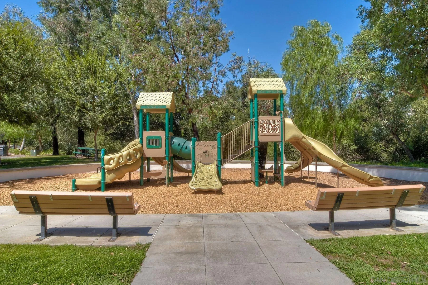 https://cdn.realtyfeed.com/cdn/127/250030451/1b6b9100c44345de9c7fcc5d79b65cc5.webp