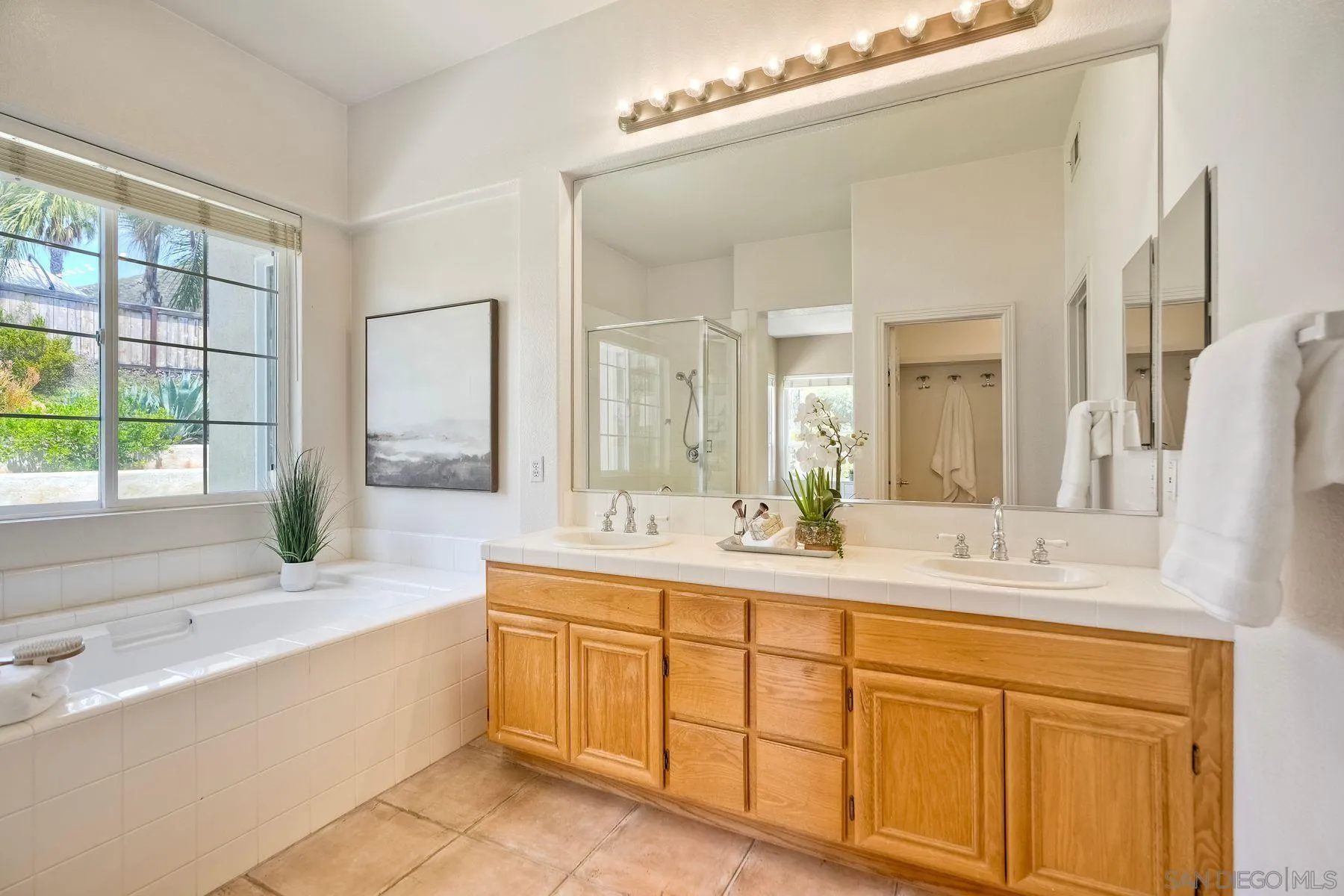 https://cdn.realtyfeed.com/cdn/127/250030451/32737cb017359f6ceb8dd7fa6d91eb85.webp