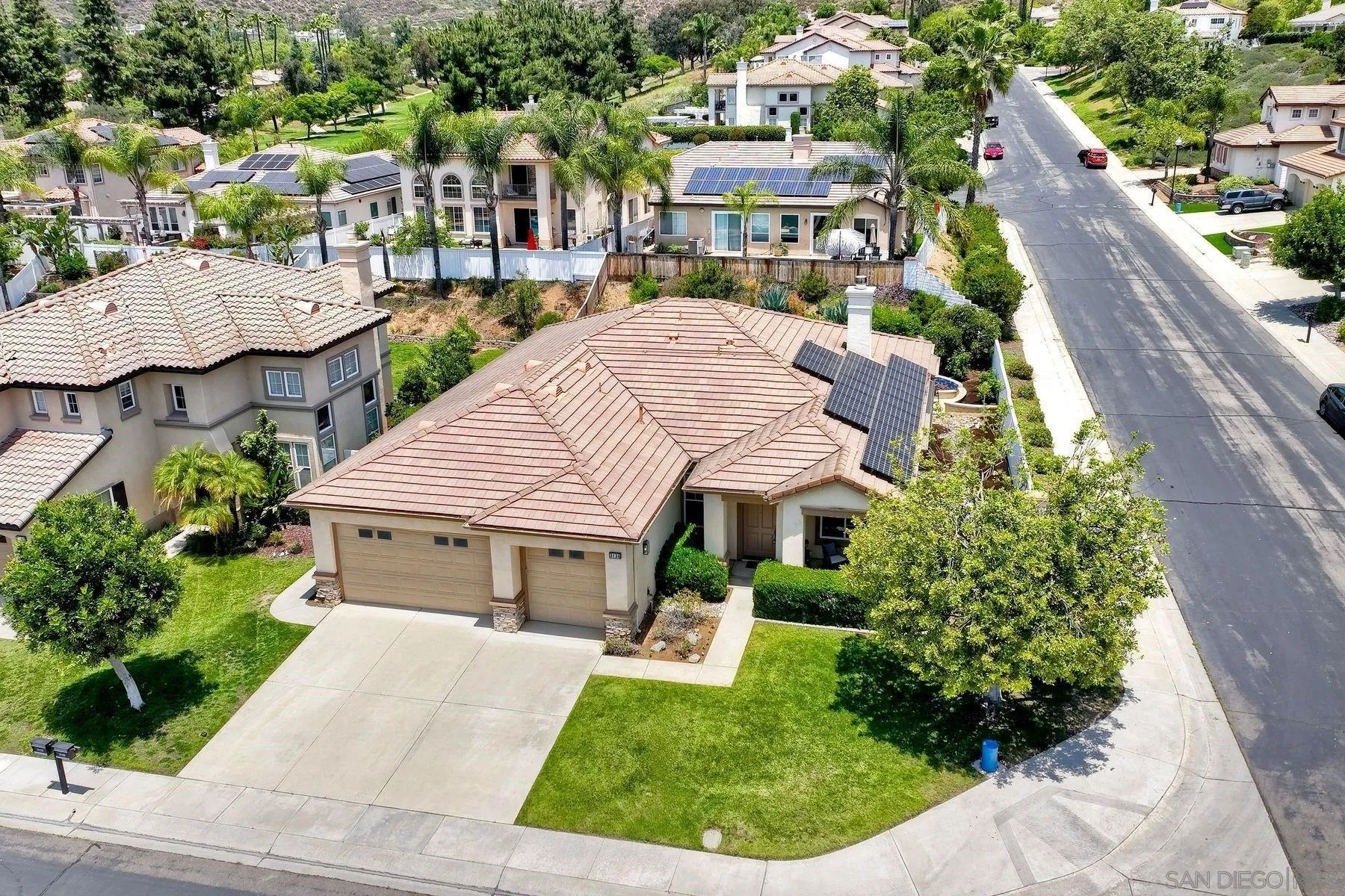 https://cdn.realtyfeed.com/cdn/127/250030451/8047ff820bfc05aed315605e5ad2b669.webp