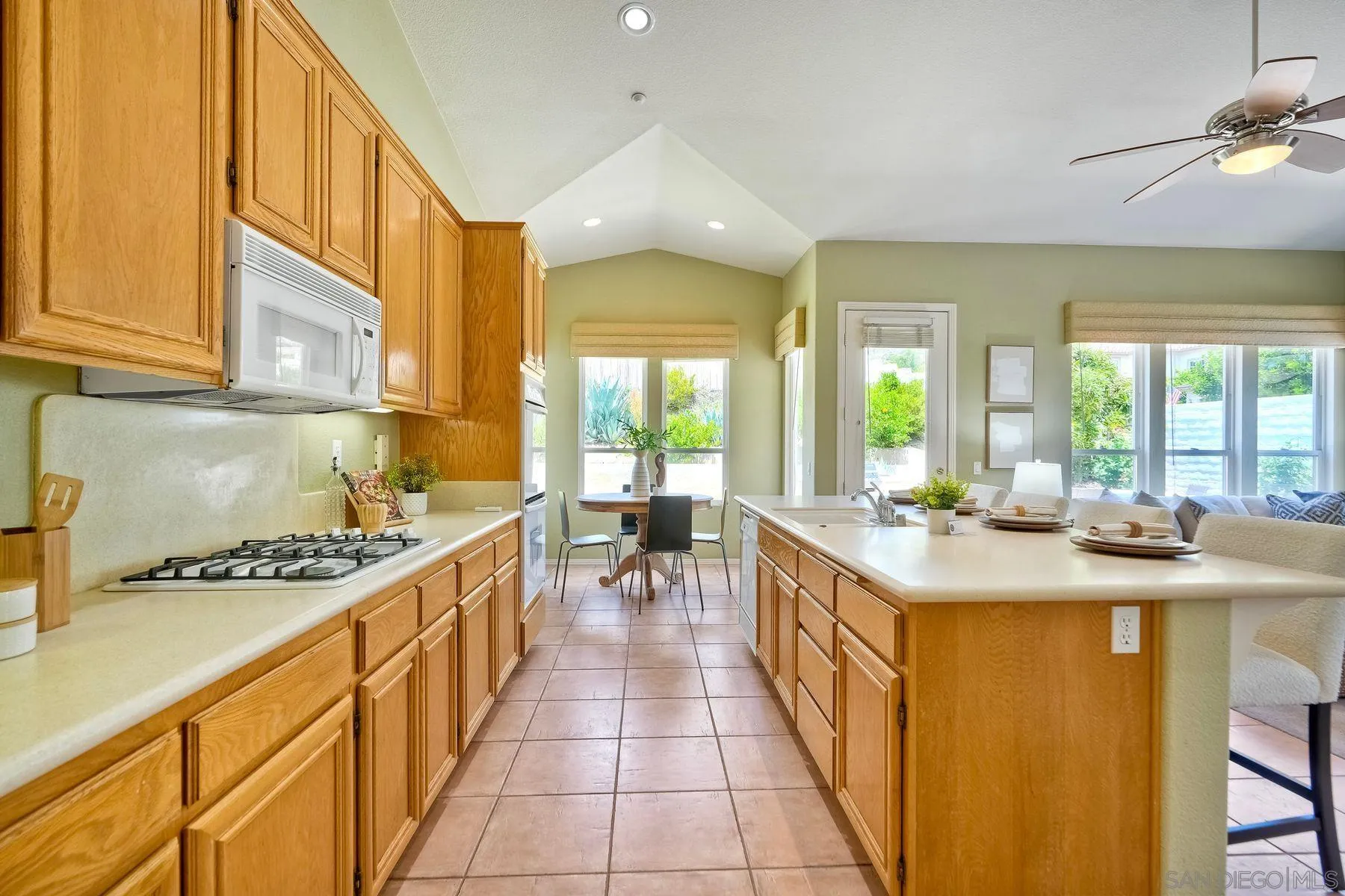 https://cdn.realtyfeed.com/cdn/127/250030451/8b3014b1f2e560d0ca159b0467b01a7e.webp