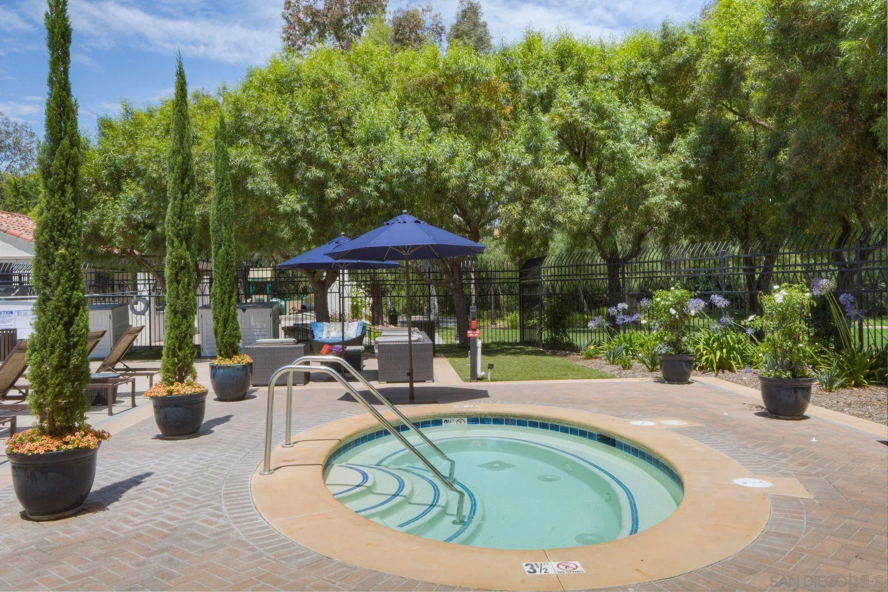 https://cdn.realtyfeed.com/cdn/127/250030451/9b8c923bc0ee3c94219cd4df9d4658f5.webp