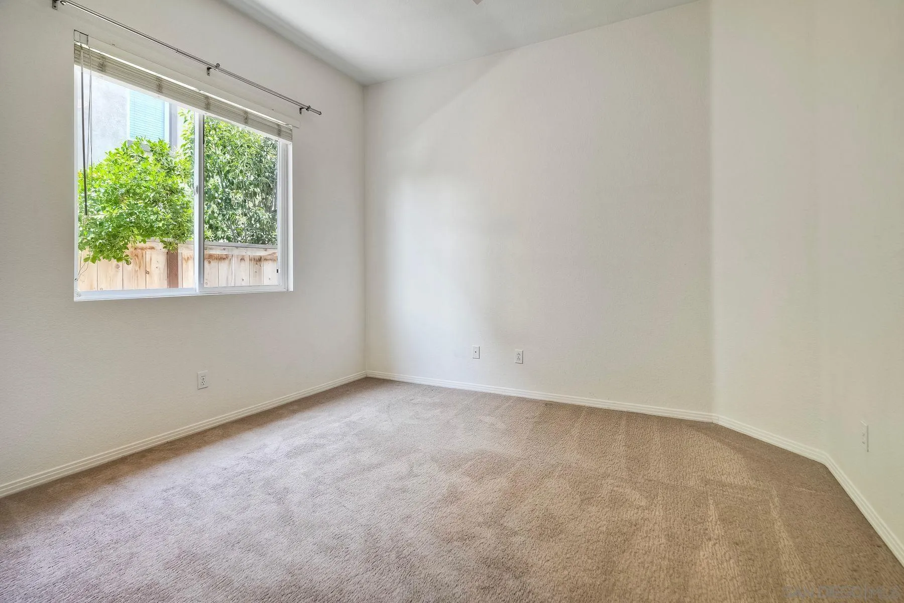 https://cdn.realtyfeed.com/cdn/127/250030451/a37f8a6299a35e0b5135e9113e90da9d.webp