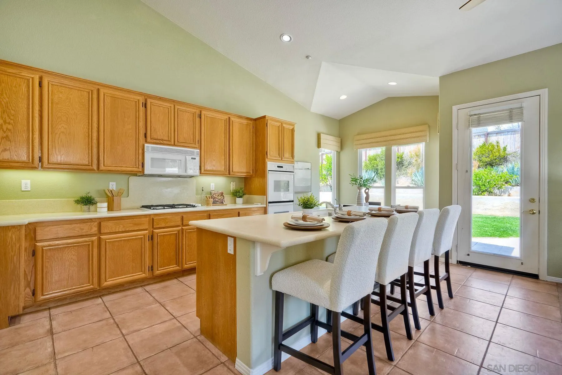 https://cdn.realtyfeed.com/cdn/127/250030451/be9ac875a9e9777f2a3d89b1ab47e3f7.webp