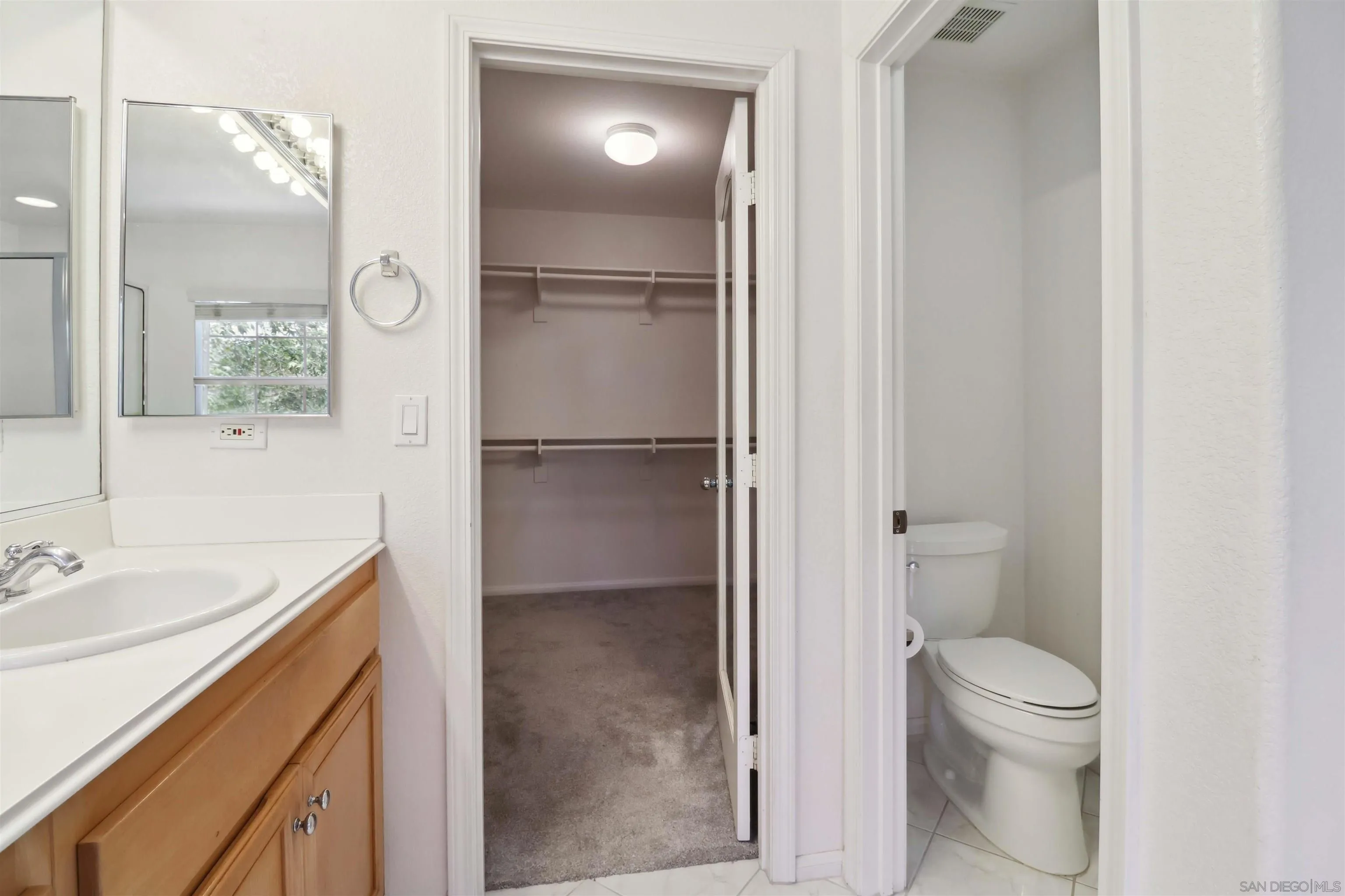 https://cdn.realtyfeed.com/cdn/127/250030452/0797b99787d8e6558e9109cd7e690ac6.webp