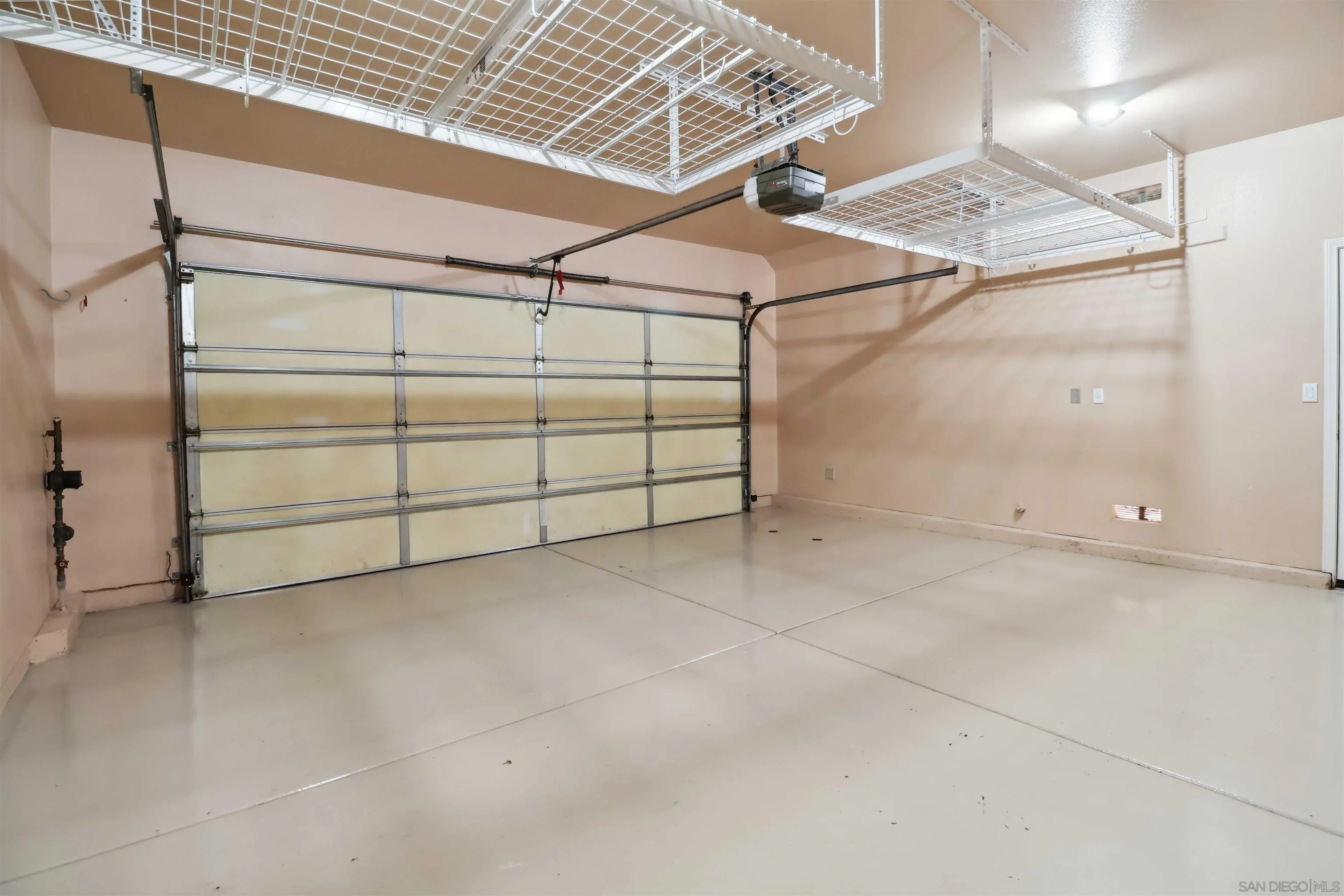 https://cdn.realtyfeed.com/cdn/127/250030452/7349e25f413d0c2143dd745cef29515f.webp