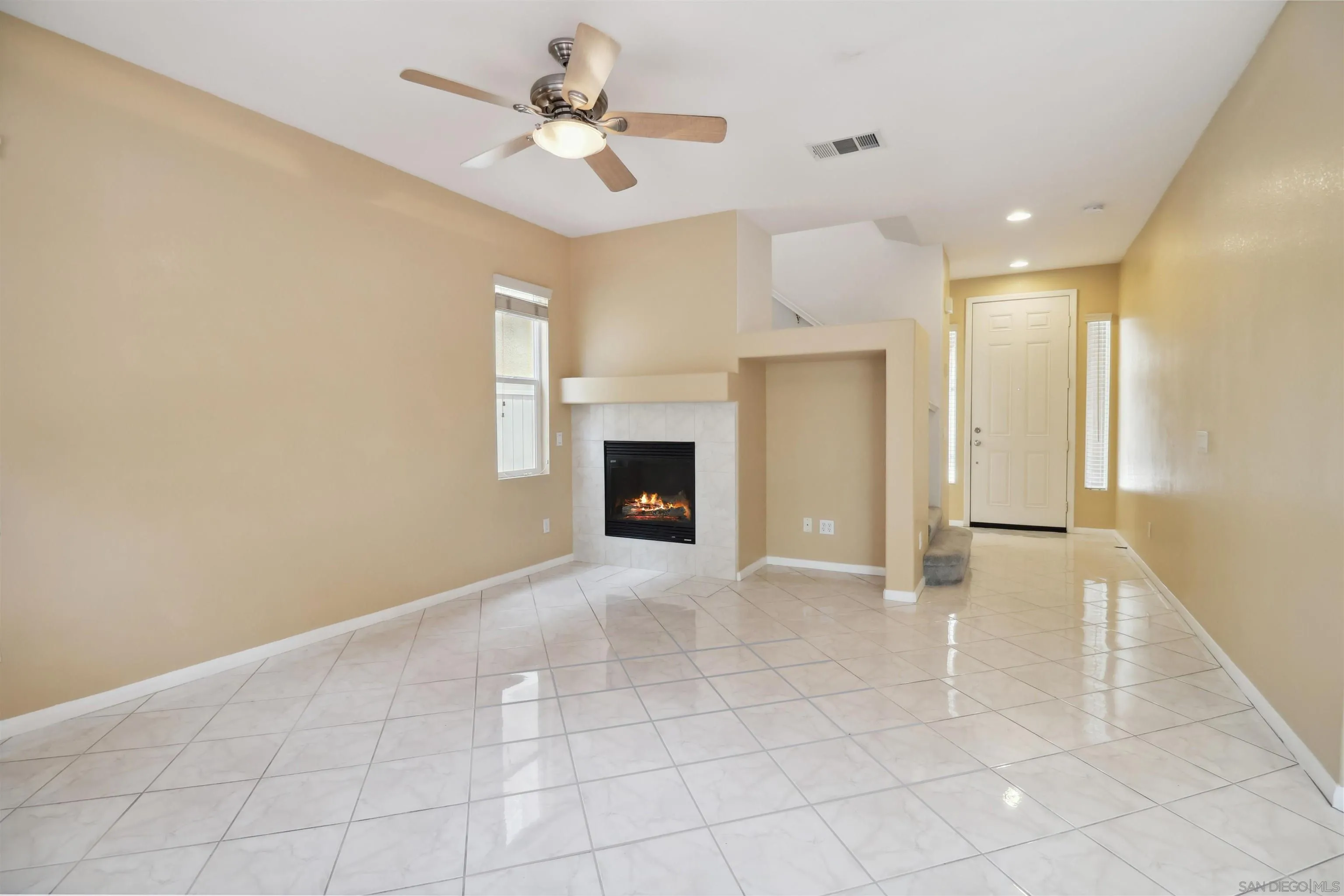 https://cdn.realtyfeed.com/cdn/127/250030452/7bd3ed5966a04ccf8b9a105180c513ad.webp