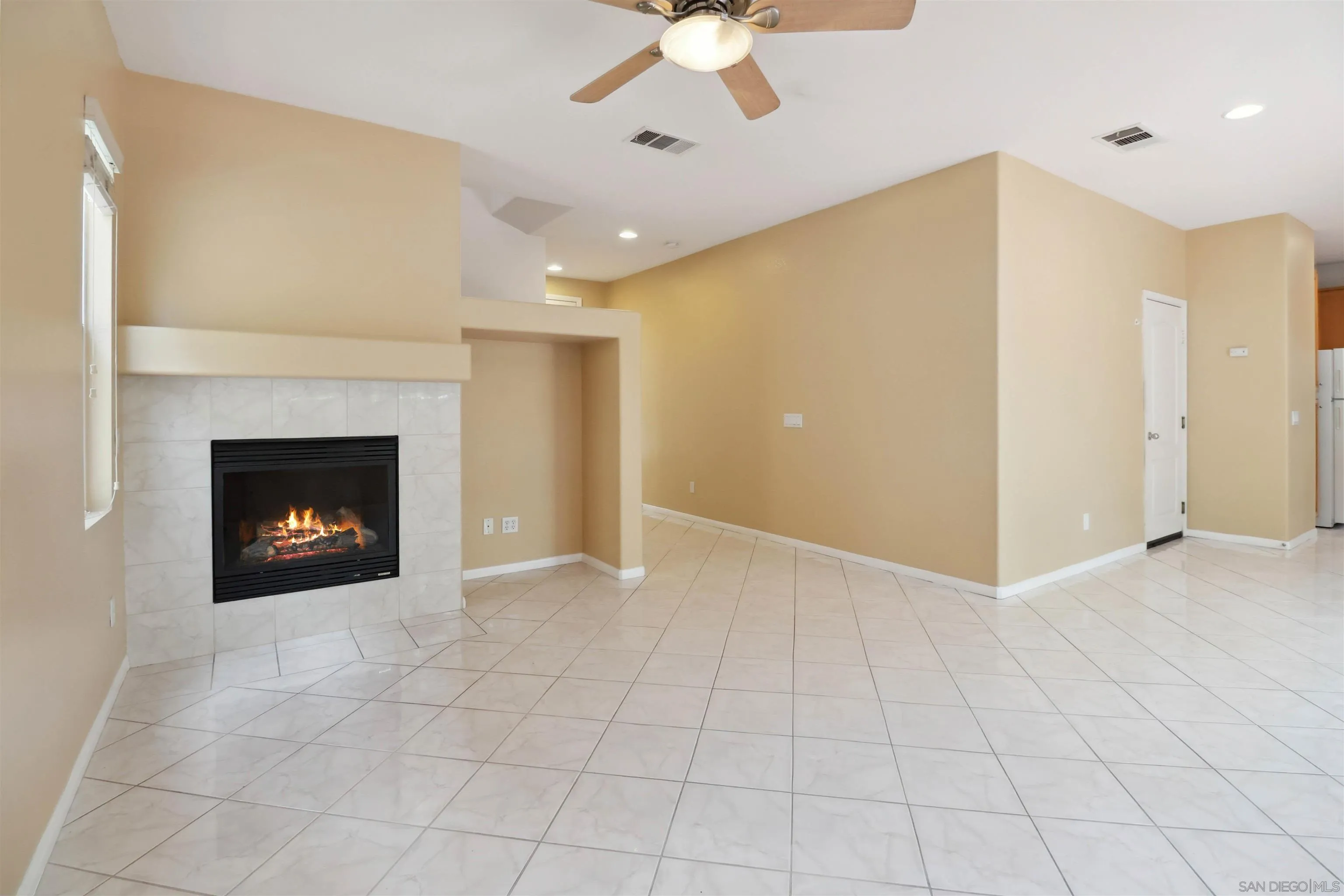 https://cdn.realtyfeed.com/cdn/127/250030452/7c5ca7d4eb827e3b4cf7cd828bbbf43b.webp