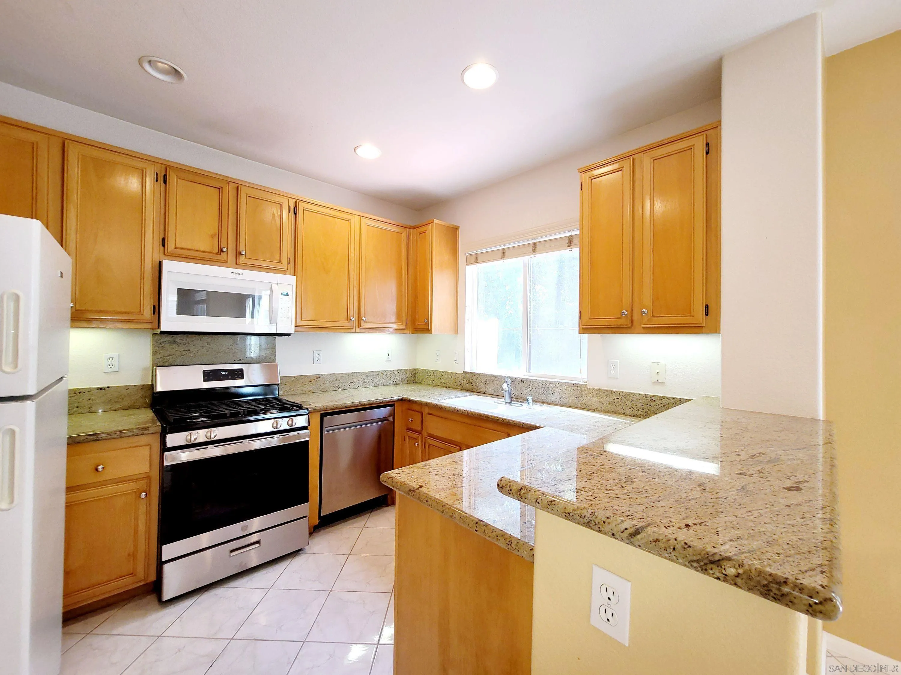 https://cdn.realtyfeed.com/cdn/127/250030452/7f03418e2860445c33298a12a7a4b848.webp